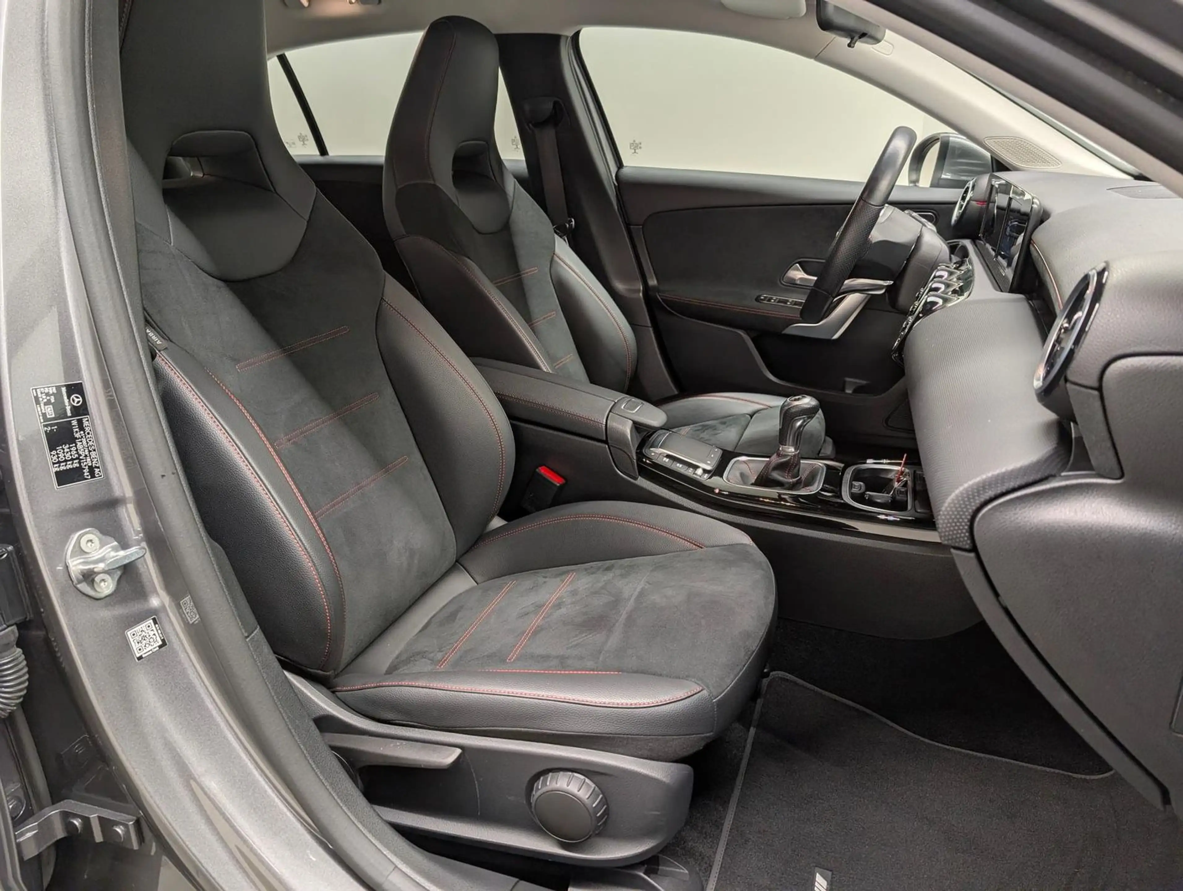 Mercedes-Benz A 180 d AMG-Line LED/Navi/SHZ/PDC/Tempom./18-LM — photo 10