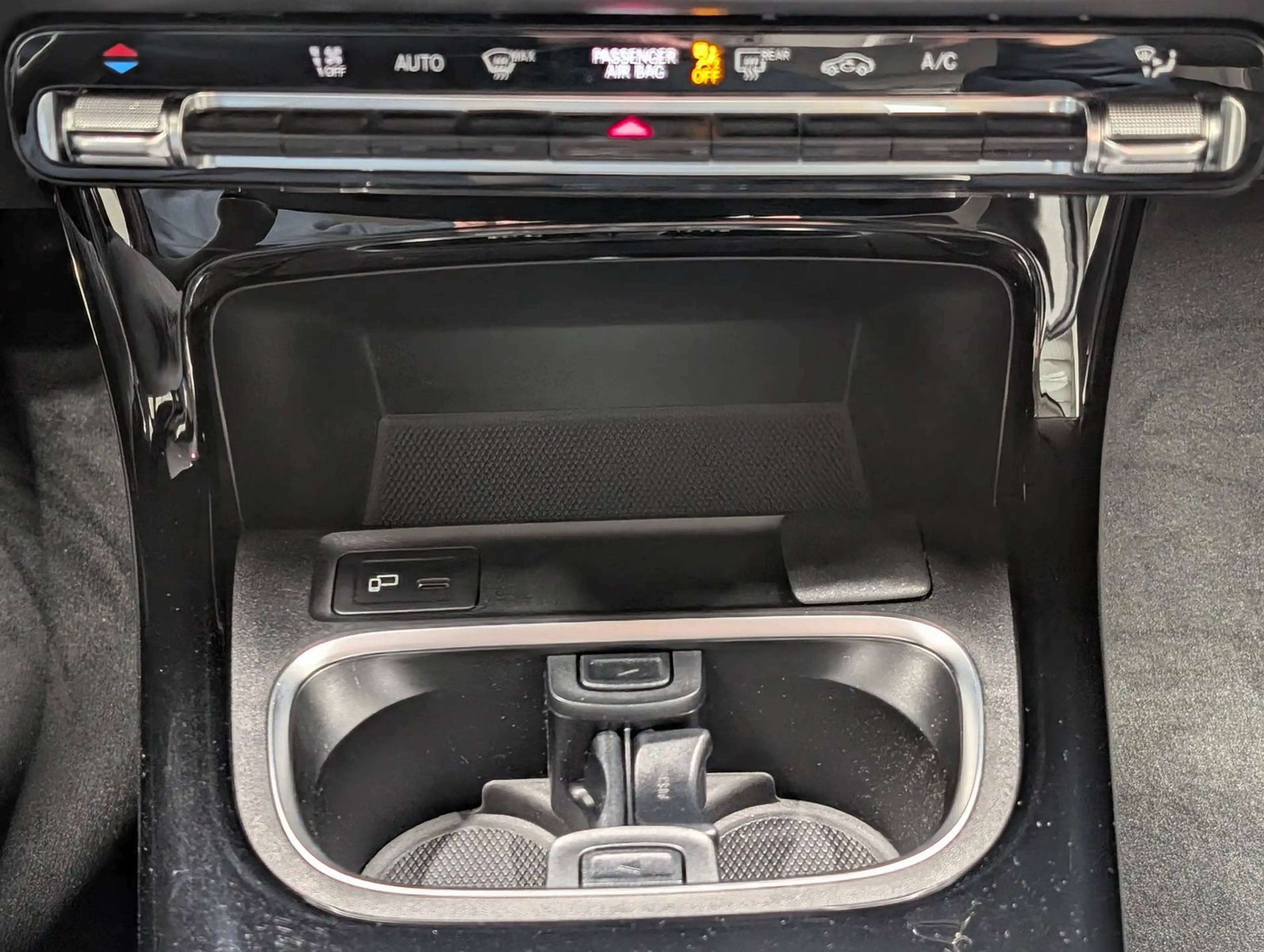 Mercedes-Benz A 180 d AMG-Line LED/Navi/SHZ/PDC/Tempom./18-LM — photo 15