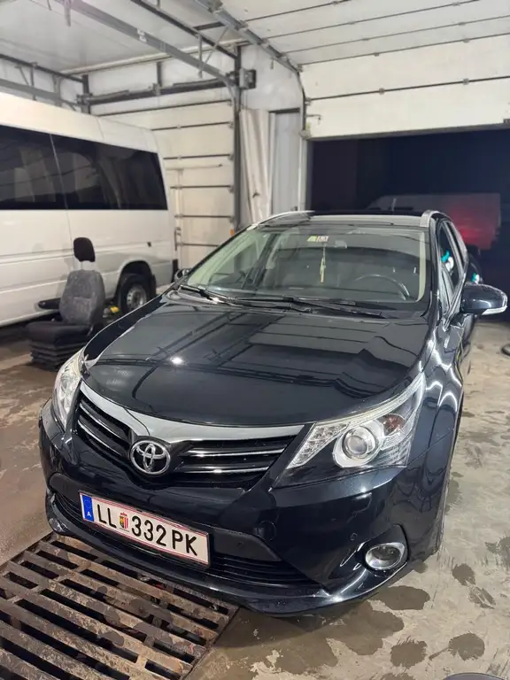 Toyota Avensis 2014 из Европы — купить под ключ