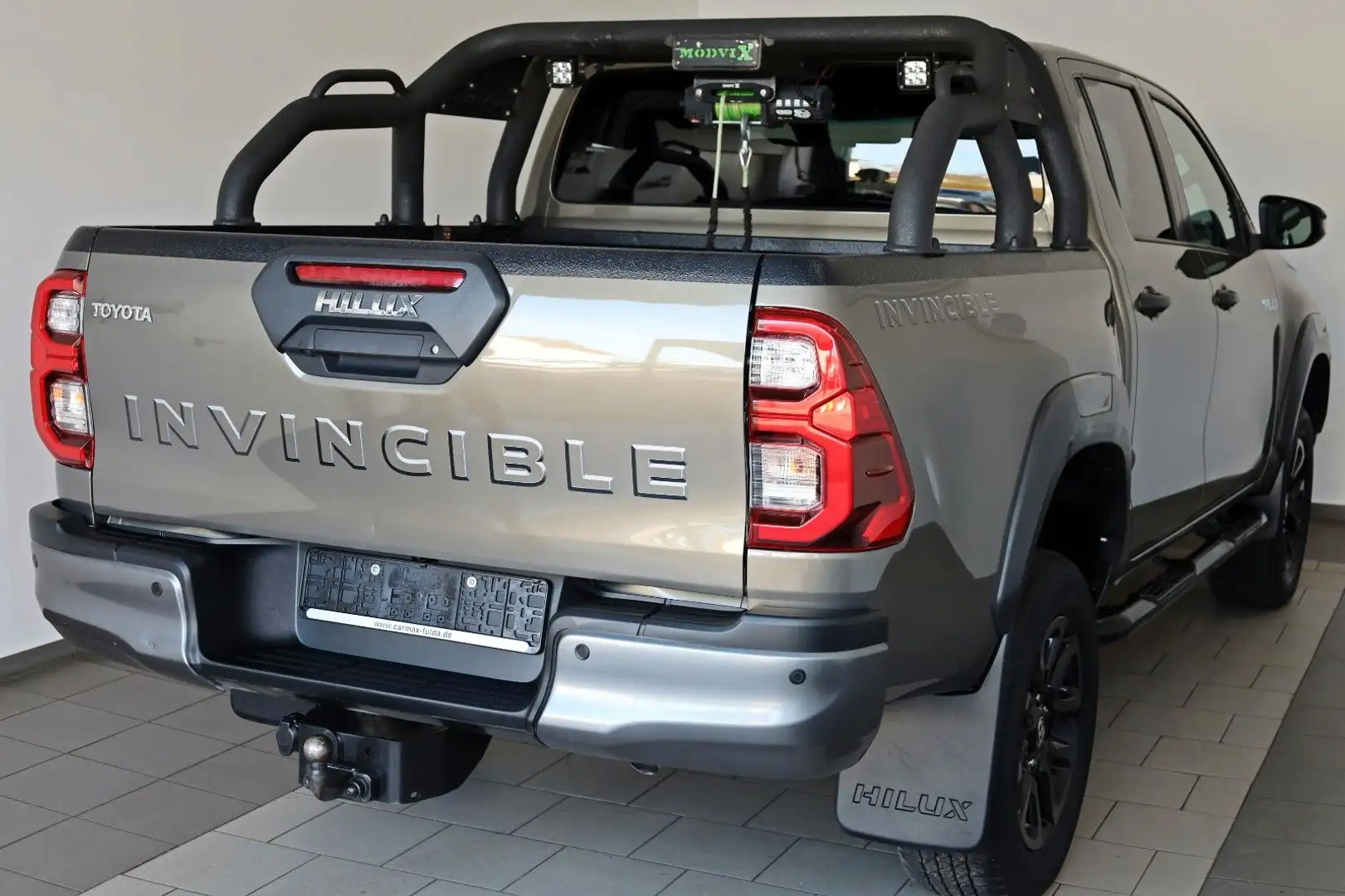 Toyota Hilux 2.8 D-4D Invincible,4x4,ACC,Rollbügel, AHK Verde - 2
