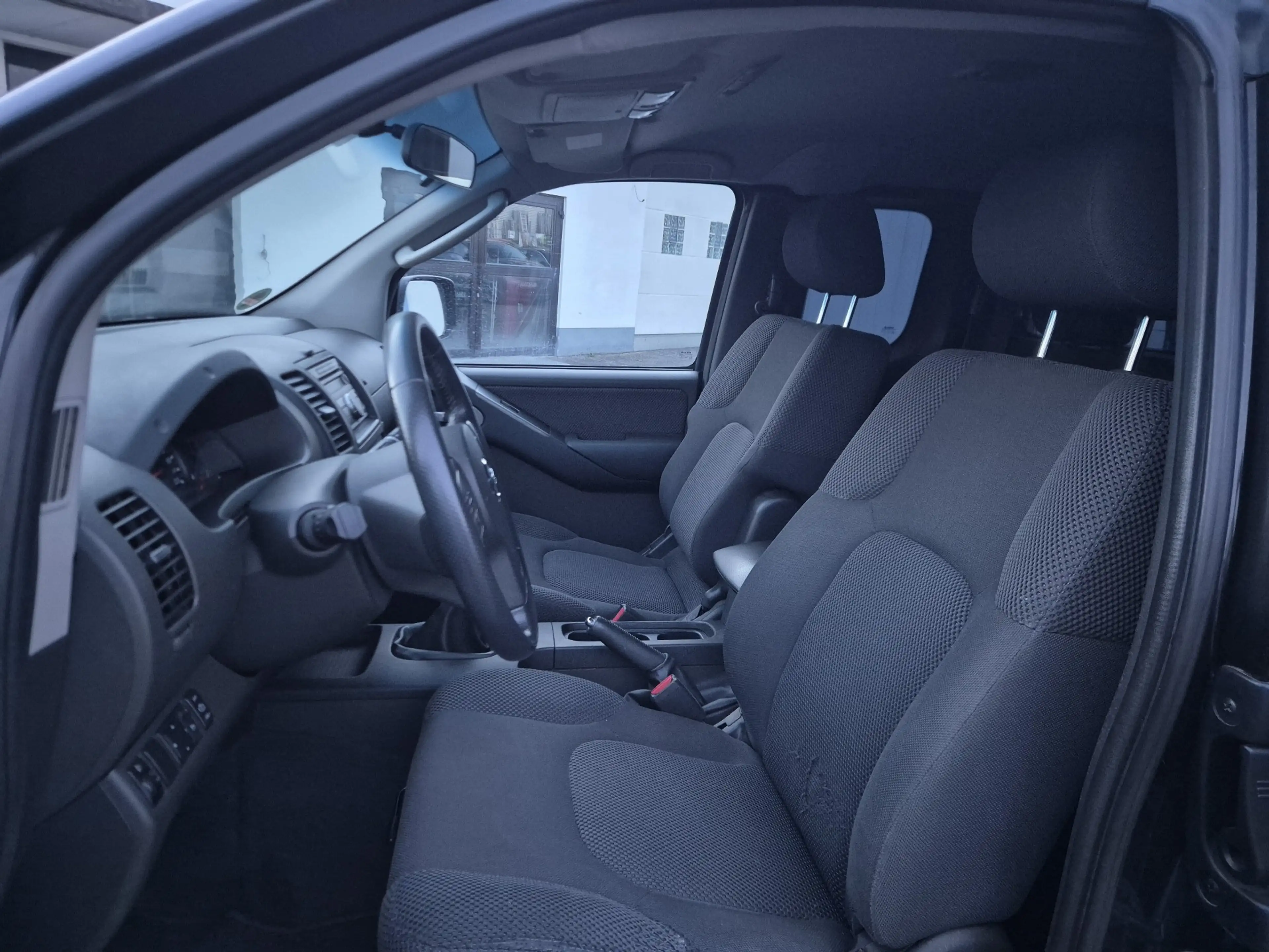 Nissan Navara KingCab Business 4X4 **Top Zustand/AHK 3.0 To./LKW — photo 12