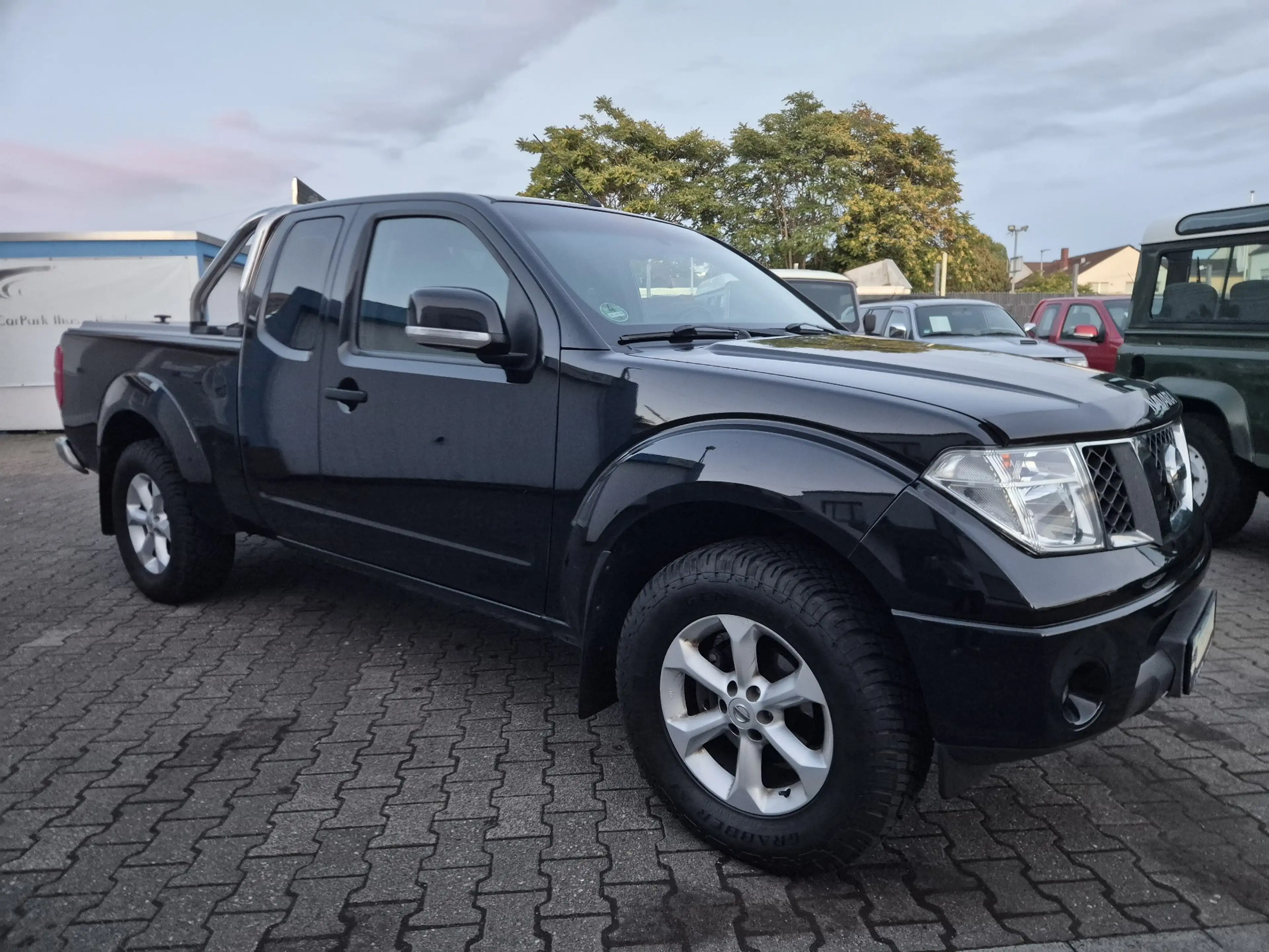 Nissan Navara KingCab Business 4X4 **Top Zustand/AHK 3.0 To./LKW
