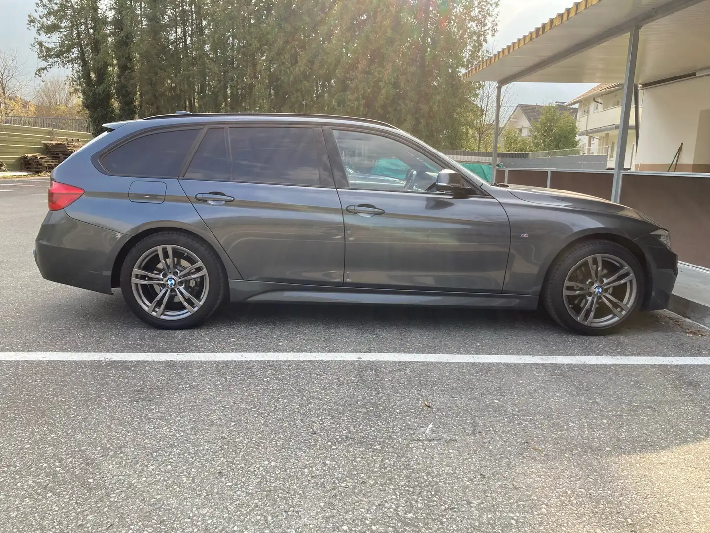BMW 320 320d xDrive Touring M Sport Aut. - - 1