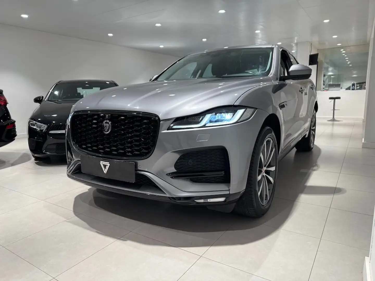 Jaguar F-Pace F-Pace 2021 2.0d i4 mhev SE awd 163cv auto Gris - 1