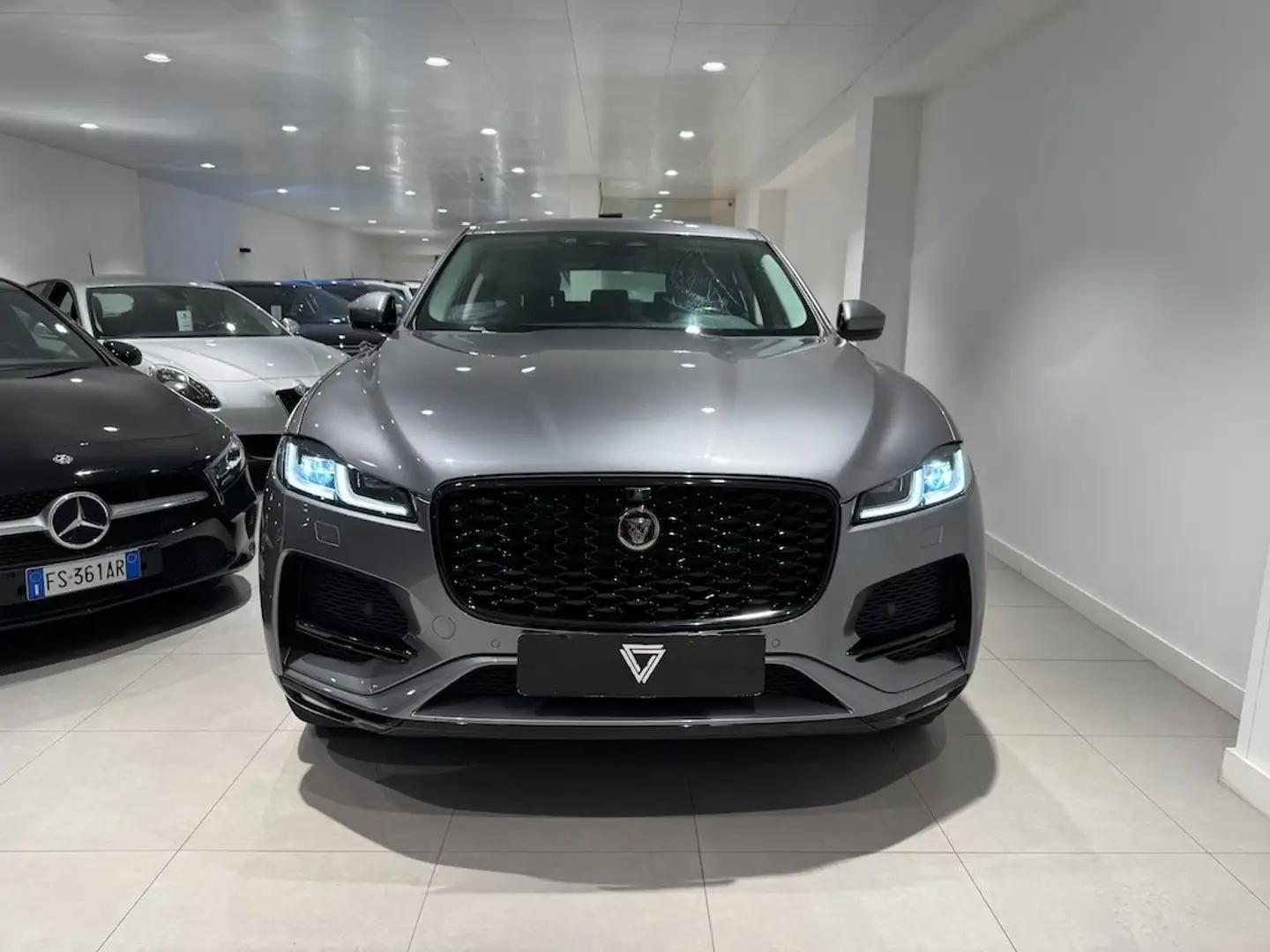 Jaguar F-Pace F-Pace 2021 2.0d i4 mhev SE awd 163cv auto Gris - 2