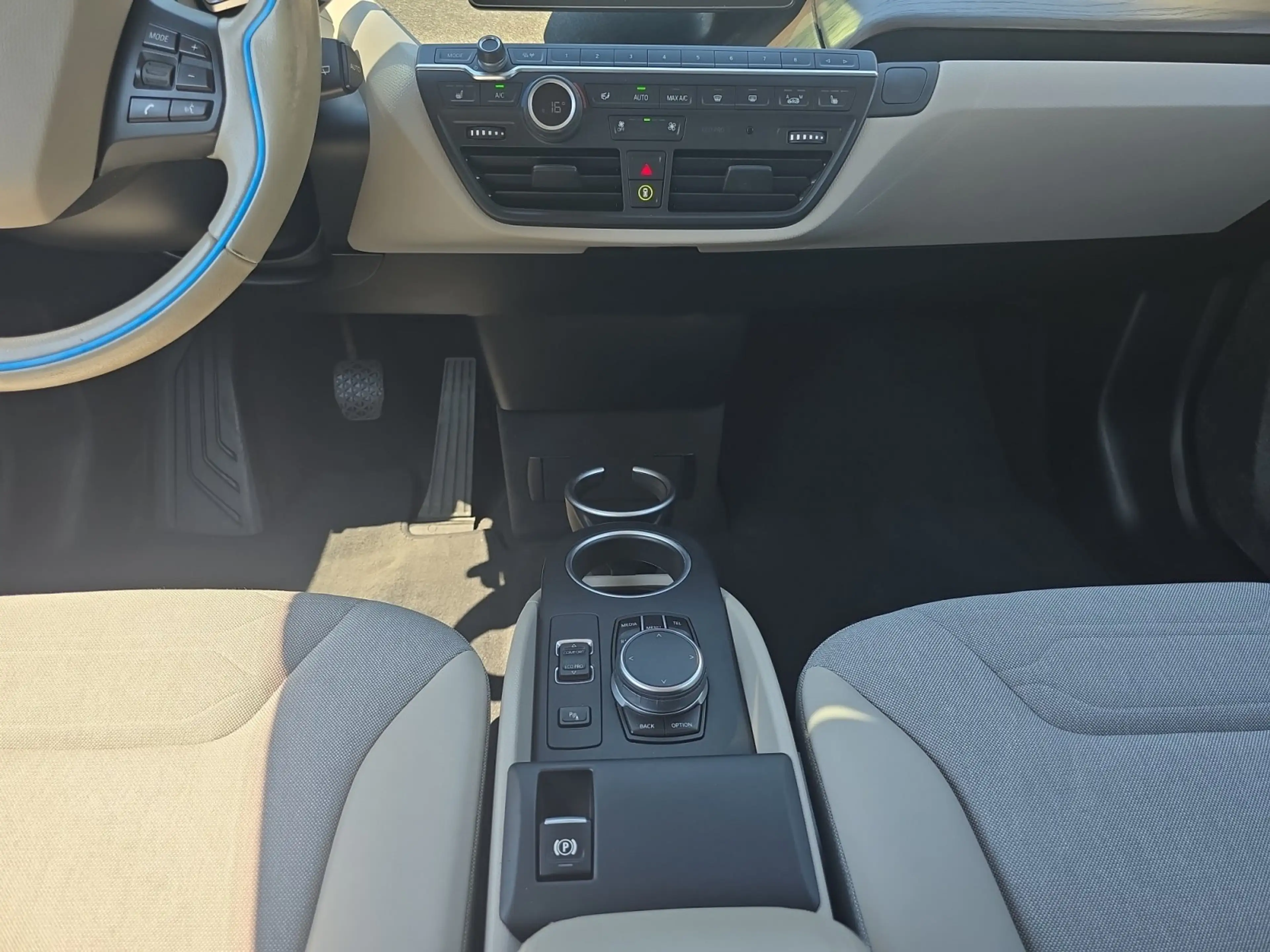 BMW i3 Basis — photo 13