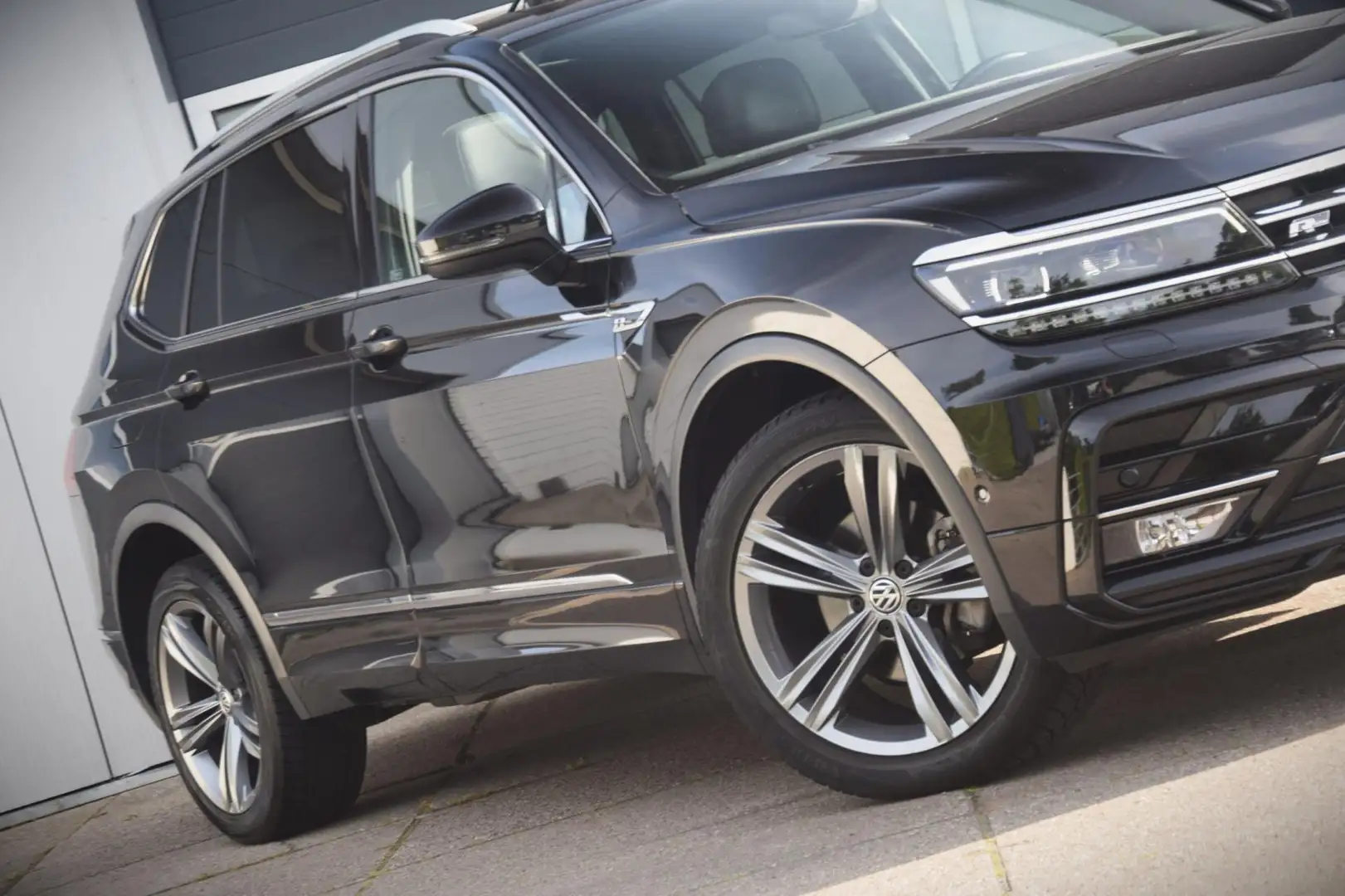 Volkswagen Tiguan Allspace 2.0 TDI Highline Business R PANORAMADAK/TREKHAAK/L Schwarz - 2