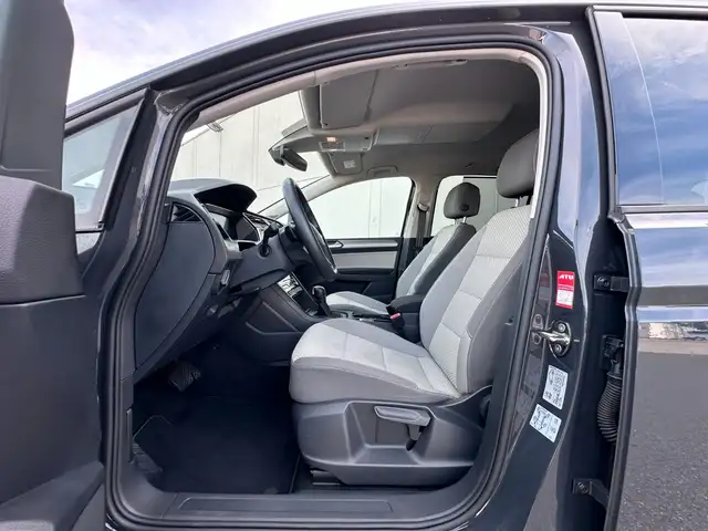 Volkswagen Touran view 15