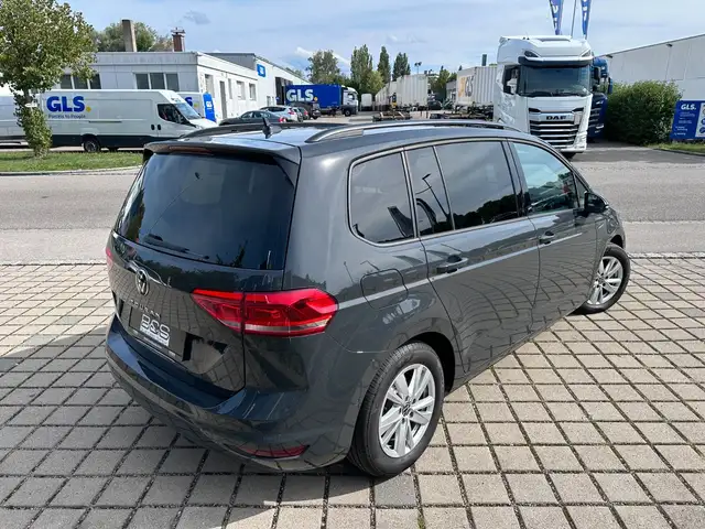 Volkswagen Touran view 7