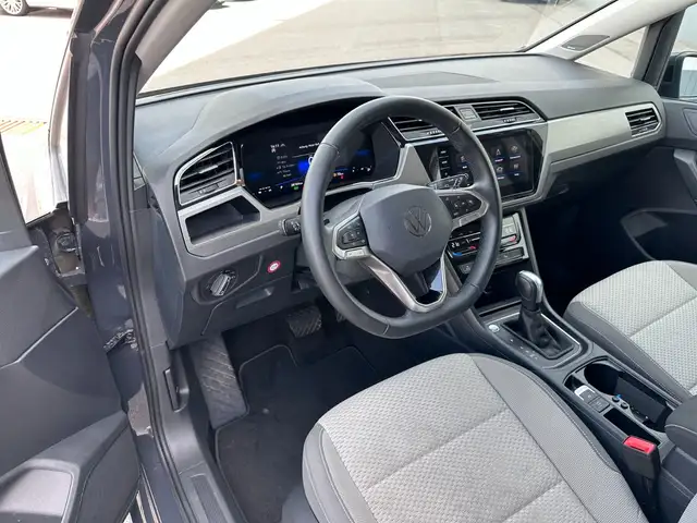 Volkswagen Touran view 13