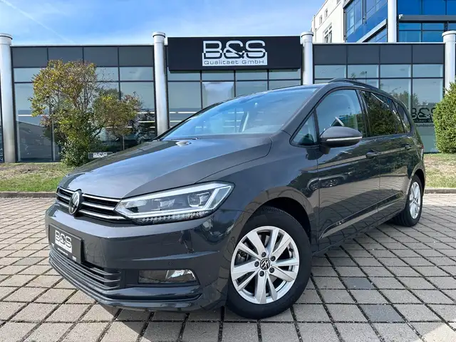 Volkswagen Touran main image