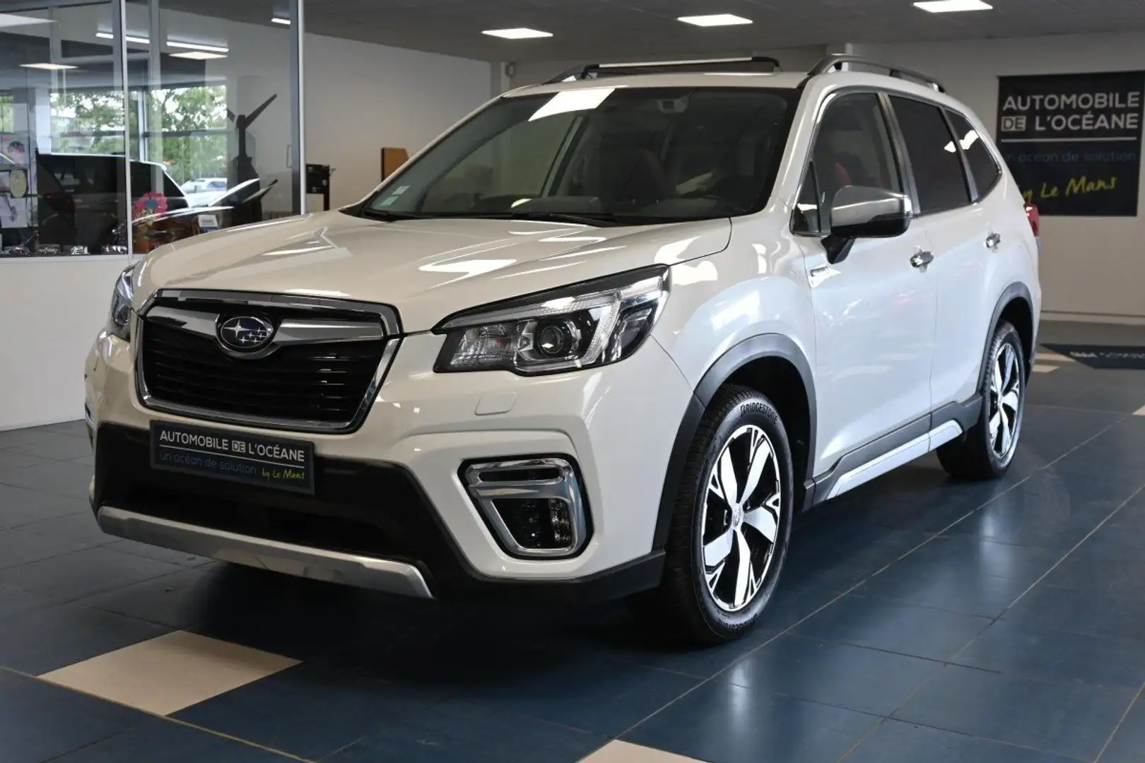 Subaru Forester E-BOXER 2.0i e-boxer 150 ch Lineartronic Eyesight  Blanc - 1
