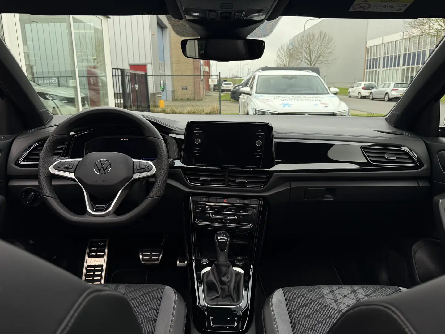 Volkswagen T-Roc 1.5 TSI R-Line Panorama | ACC | Stuur/stoelverwarm Gris - 2