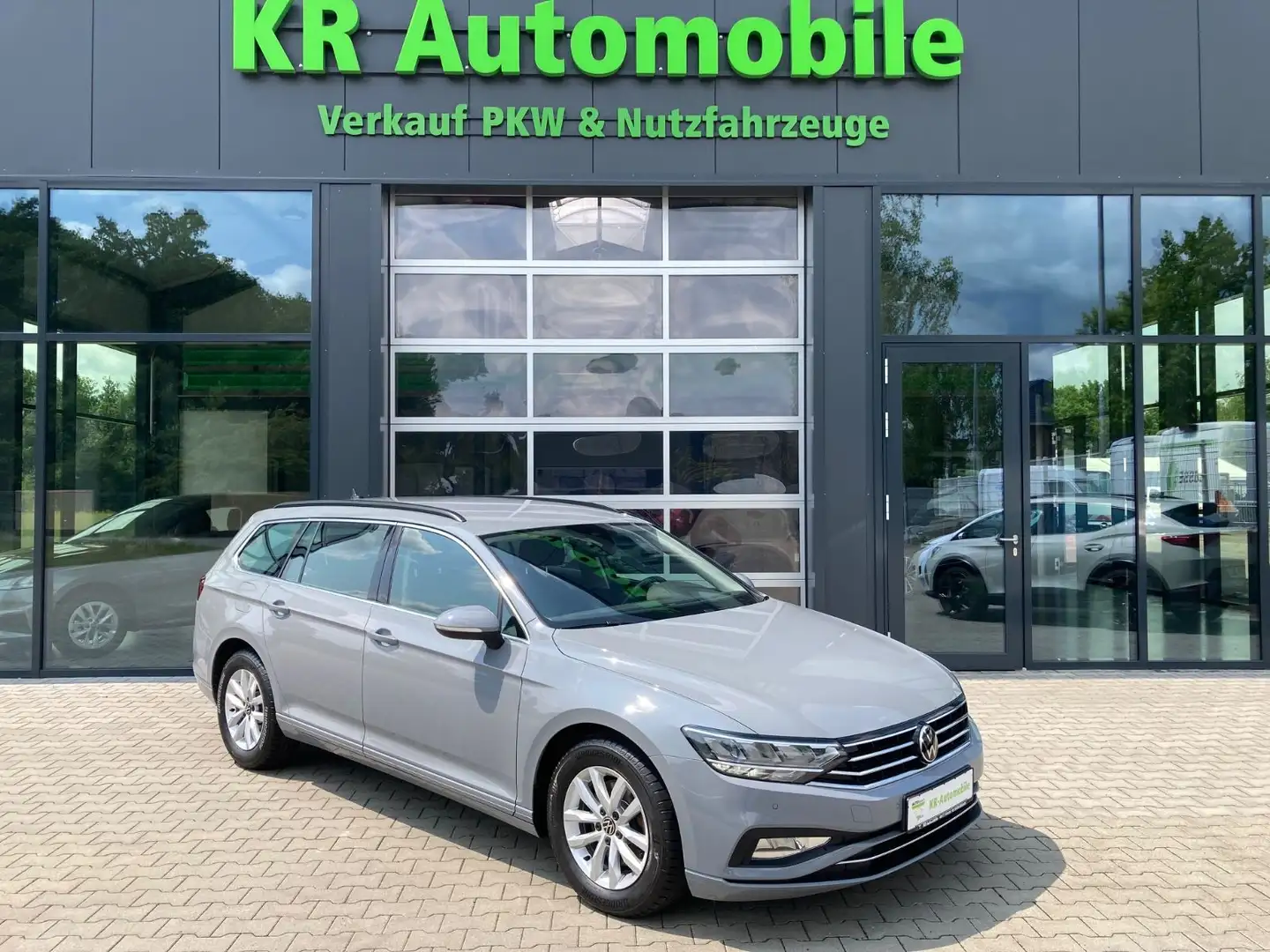 Volkswagen Passat Variant Business - AHK schwenkbar - 1a Gris - 1