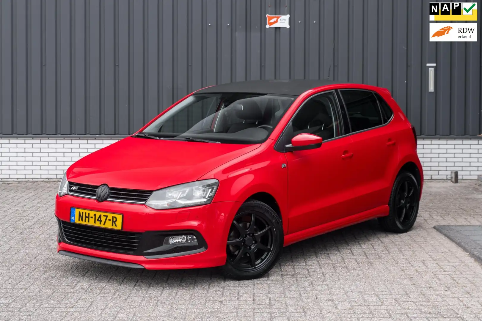 Volkswagen Polo 1.2 TSI R-Line*Navigatie*Stoel verwarming* Red - 1
