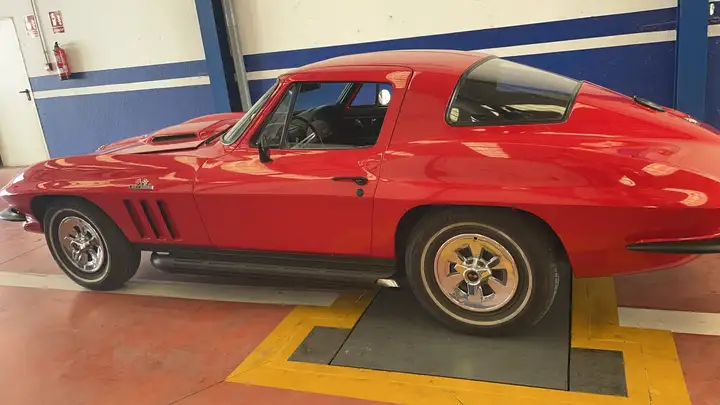 Chevrolet Corvette 1966, foto 2