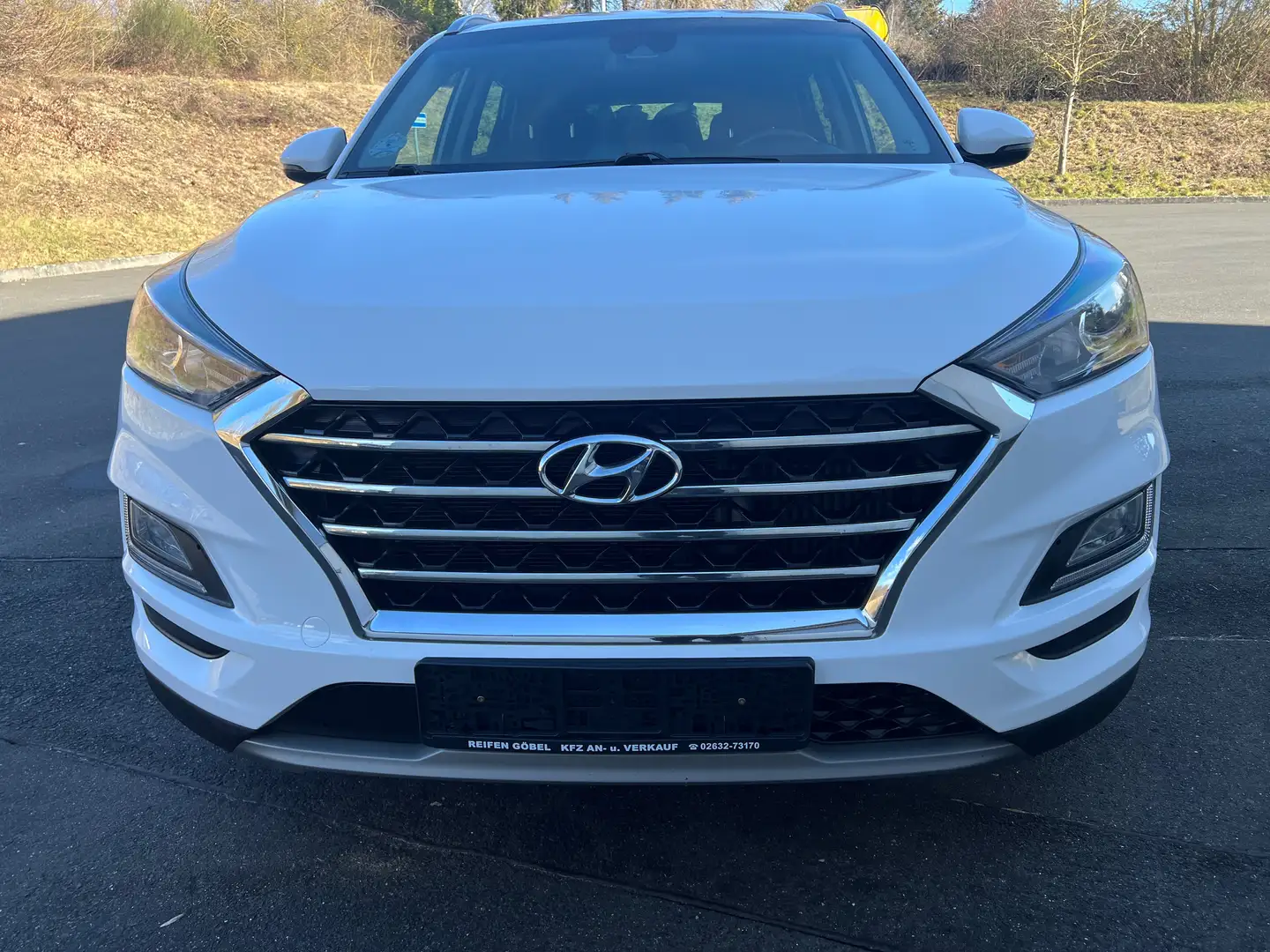 Hyundai TUCSON Advantage 2WD 1 Hand.Service und TÜV neu Weiß - 2