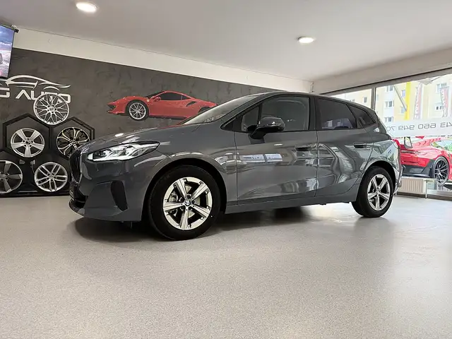 BMW 2 Series view 3
