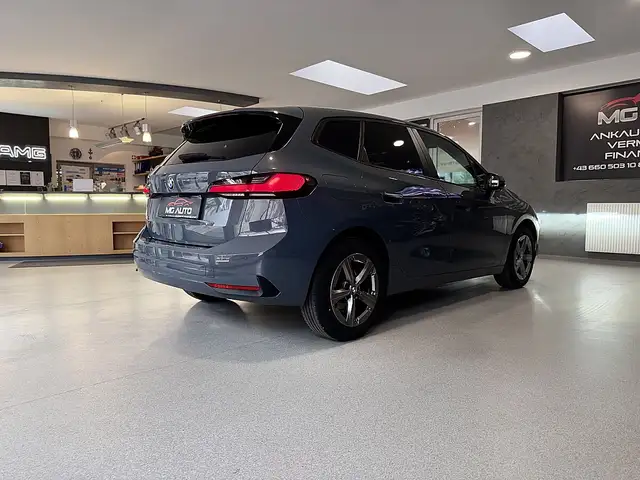 BMW 2 Series view 7