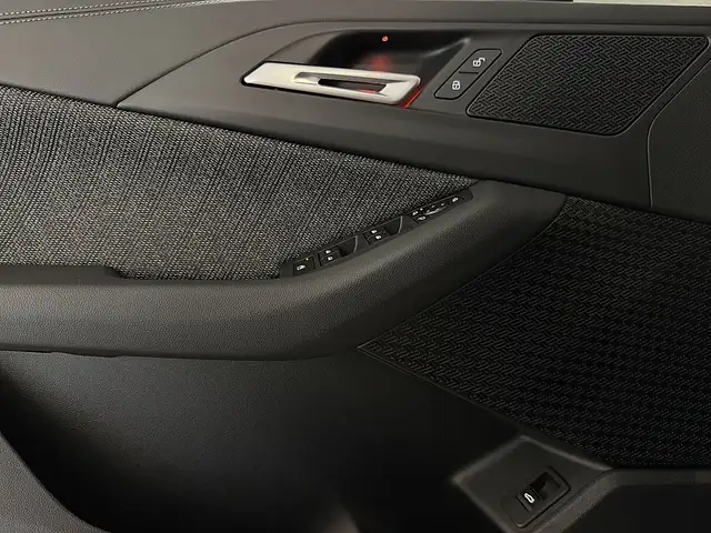 BMW 2 Series view 12