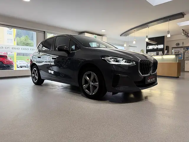 BMW 2 Series view 8