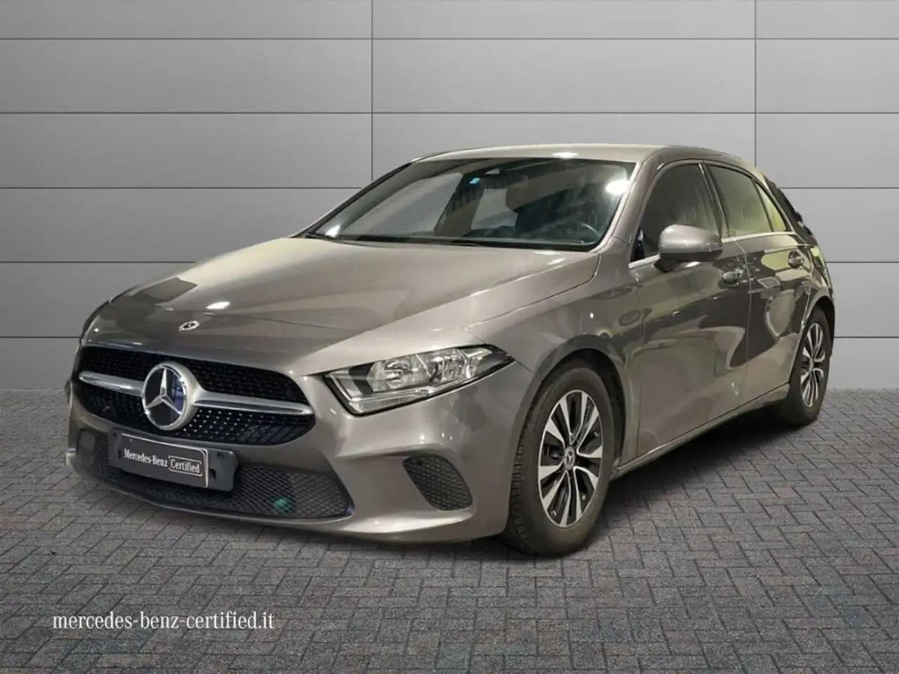 Mercedes-Benz A 180 - A 180 d Automatic Business — photo 1 of 15