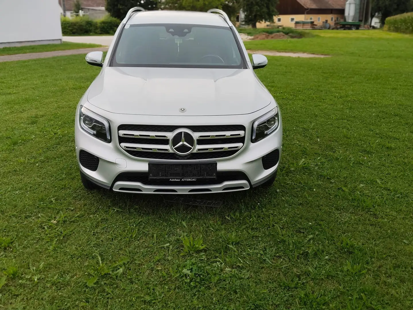 Mercedes-Benz GLB 200 GLB 200 d 4MATIC Aut. Silber - 2