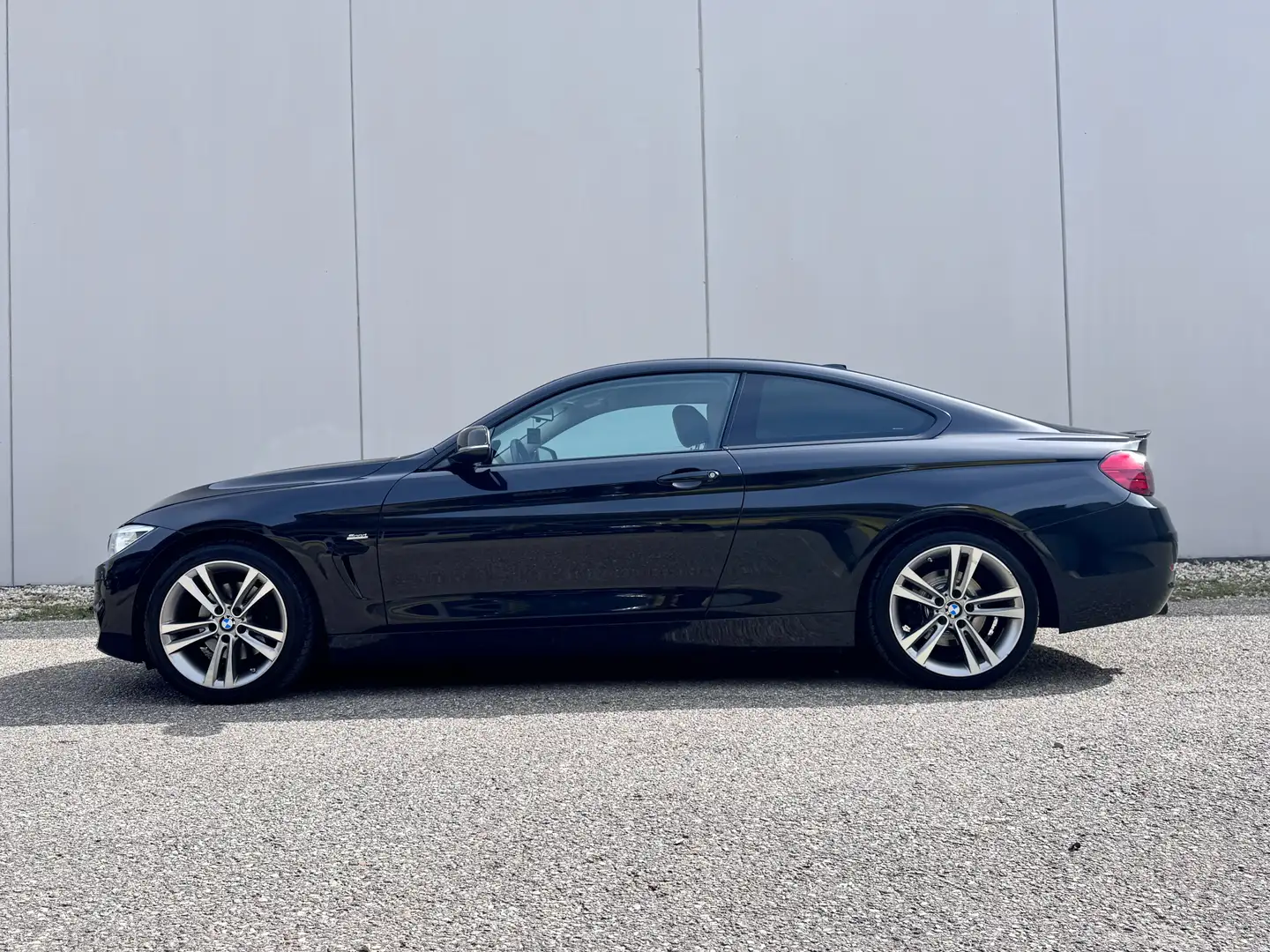 BMW 420 420d Coupe Sport Line Aut. Noir - 2