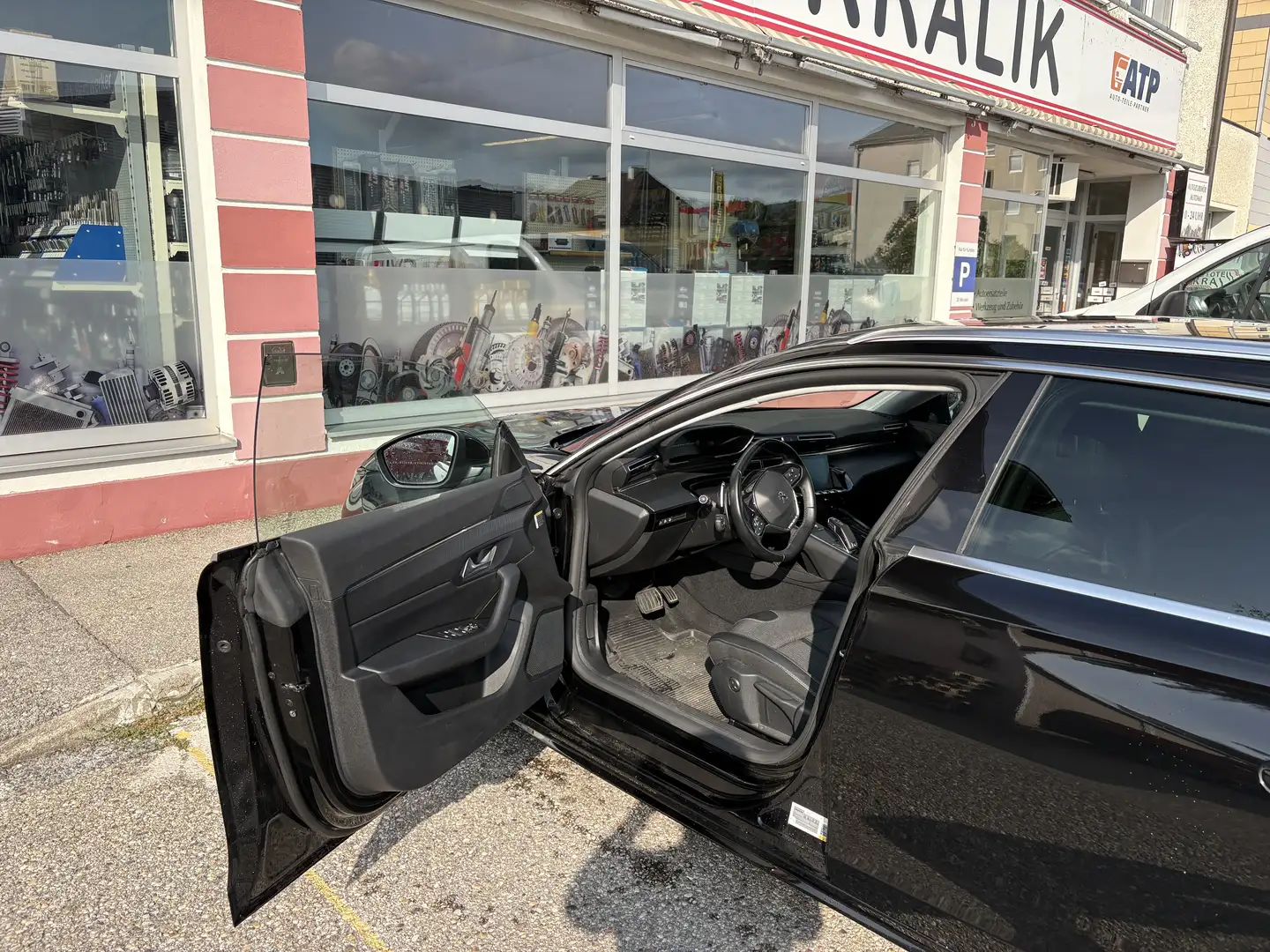 Peugeot 508 SW BlueHDi 130 EAT8 Allure Pack - 2