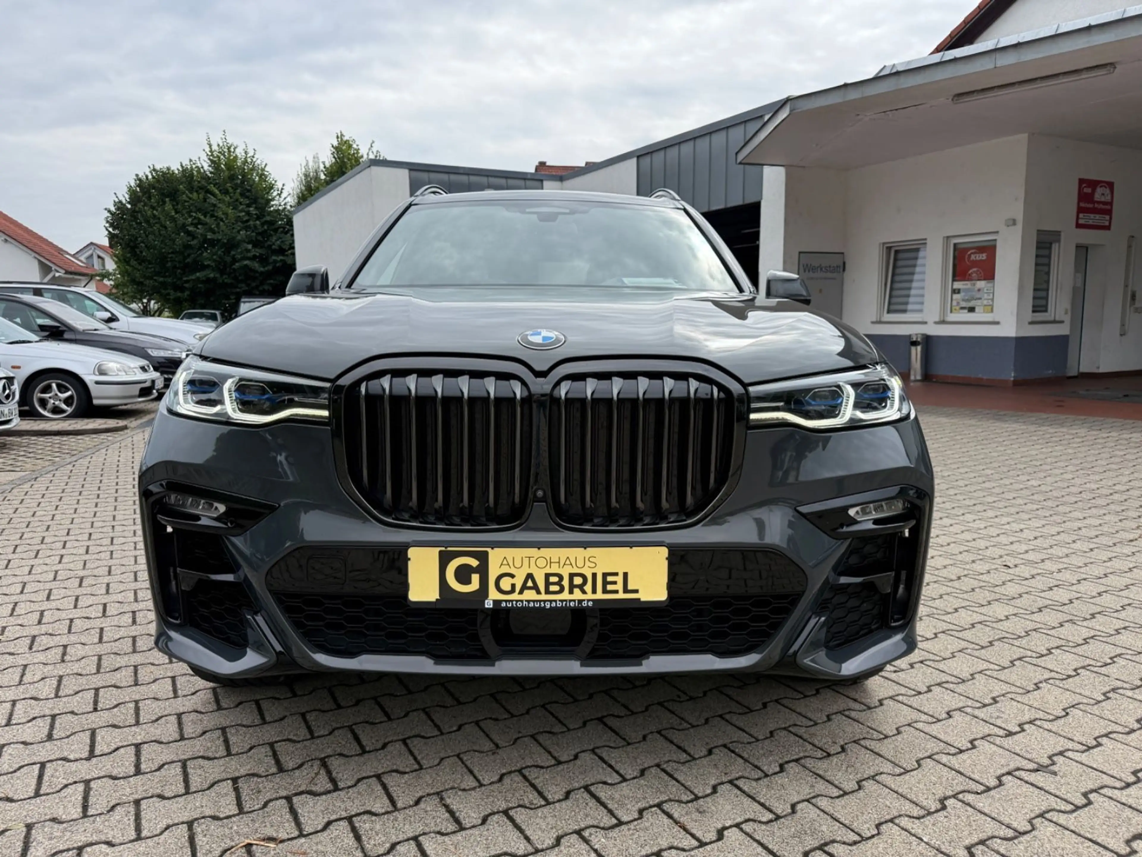 BMW X7 xDrive 40 d M Sport Inno 6-Sitzer Sitzkli H&K — photo 3