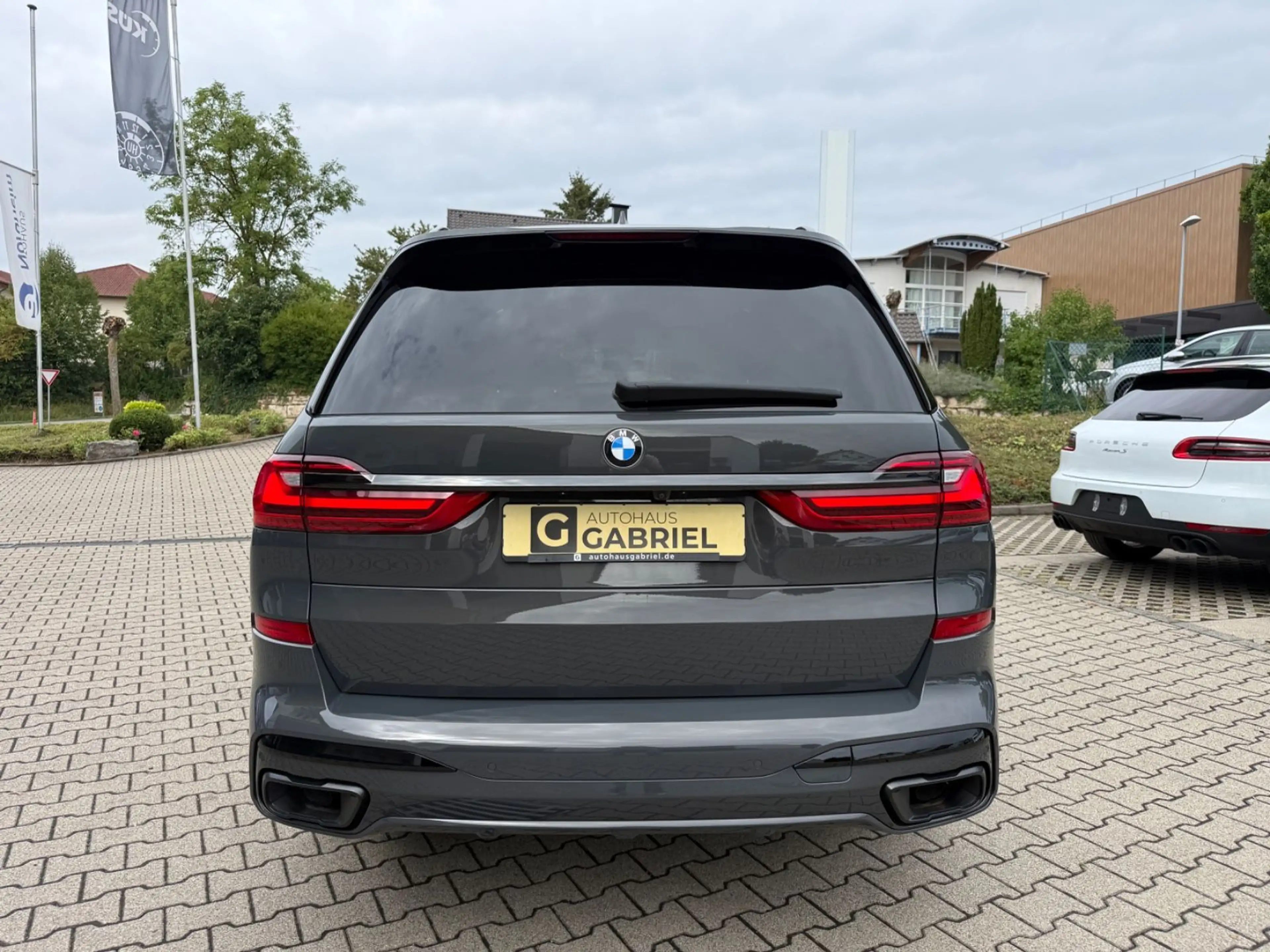 BMW X7 xDrive 40 d M Sport Inno 6-Sitzer Sitzkli H&K — photo 8
