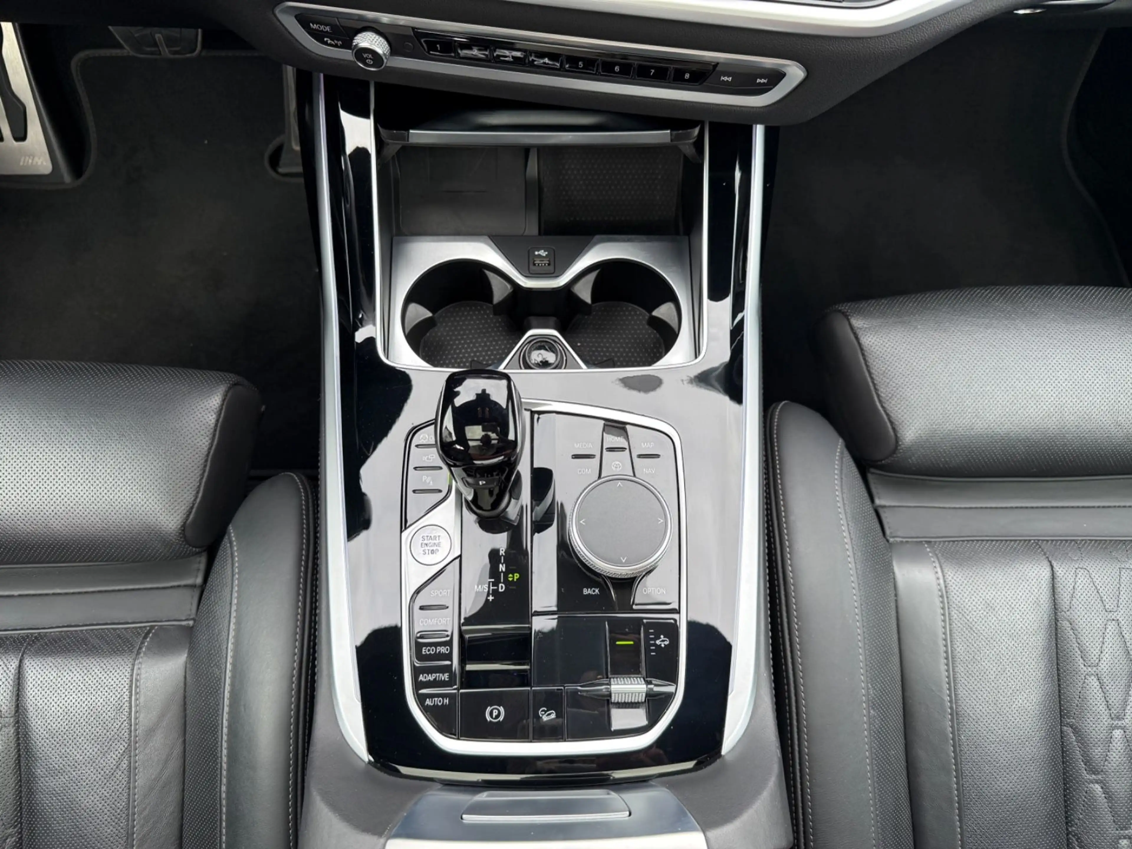 BMW X7 xDrive 40 d M Sport Inno 6-Sitzer Sitzkli H&K — photo 14