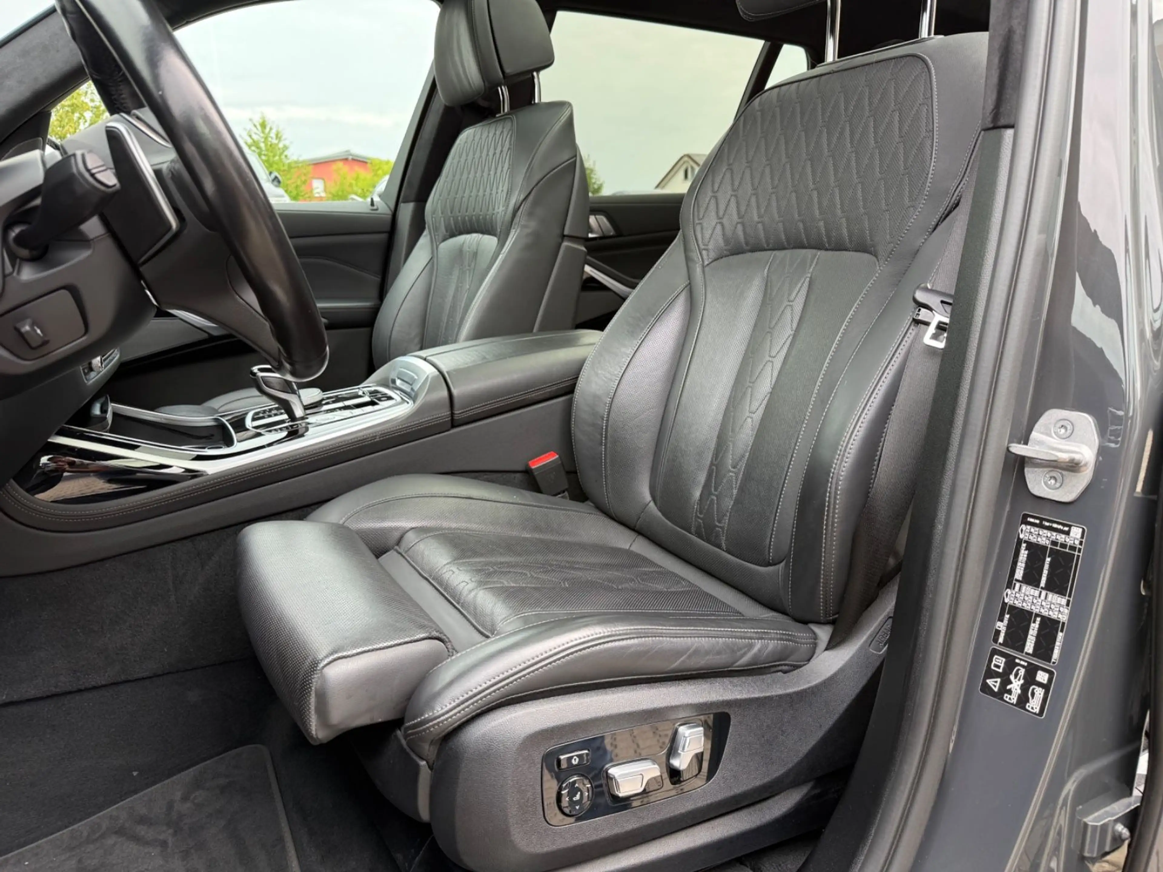 BMW X7 xDrive 40 d M Sport Inno 6-Sitzer Sitzkli H&K — photo 15