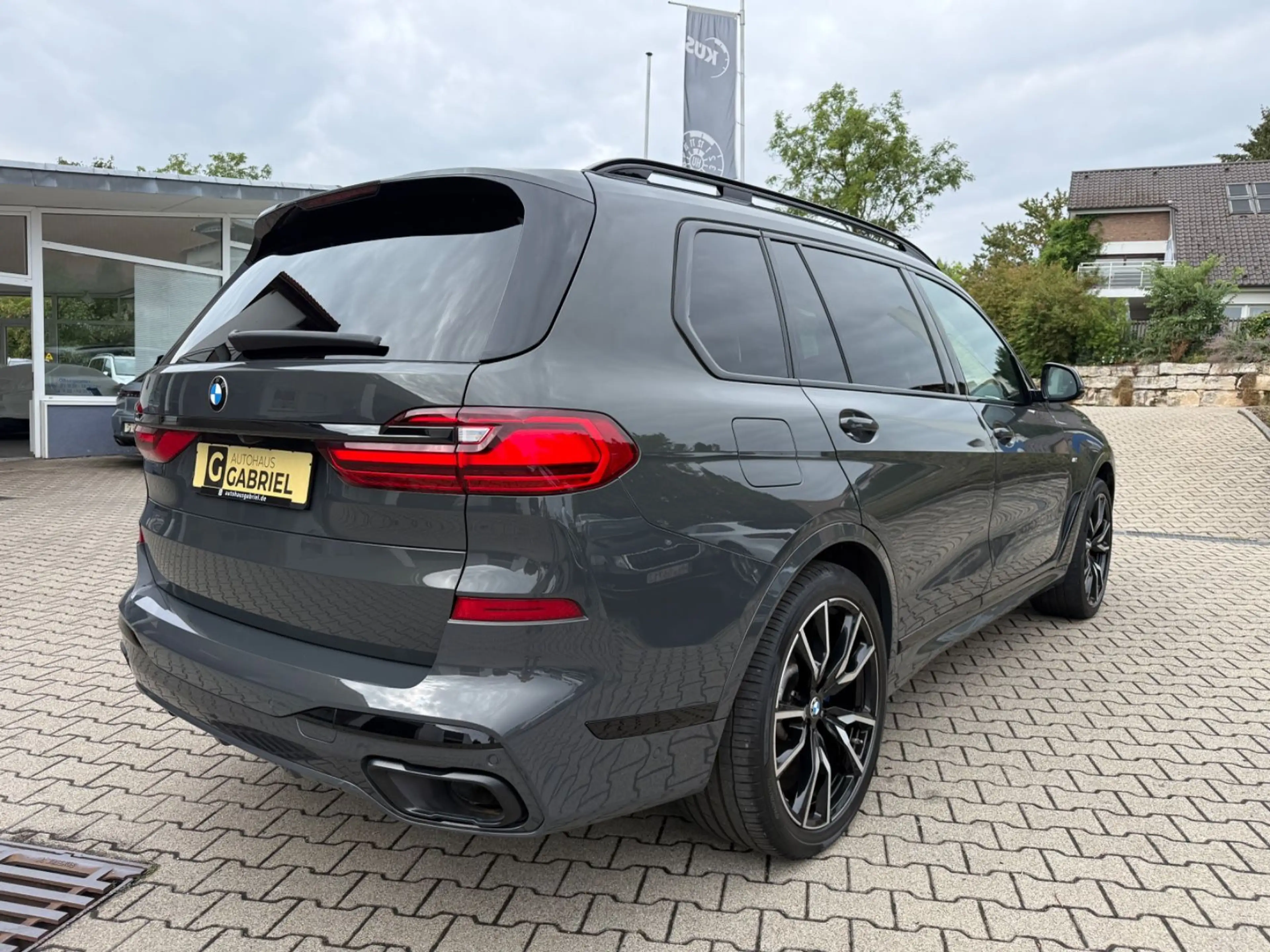 BMW X7 xDrive 40 d M Sport Inno 6-Sitzer Sitzkli H&K — photo 9
