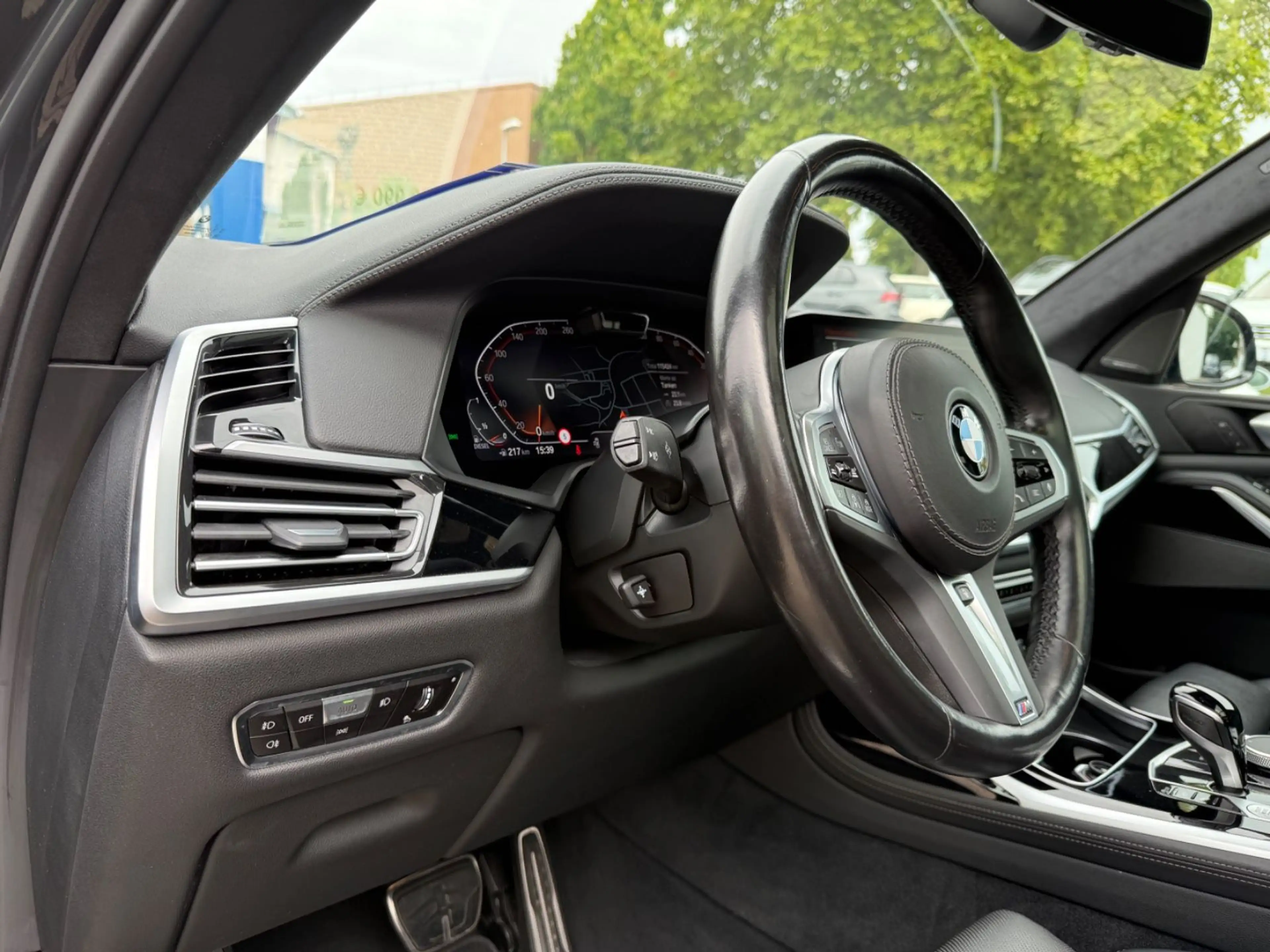 BMW X7 xDrive 40 d M Sport Inno 6-Sitzer Sitzkli H&K — photo 10