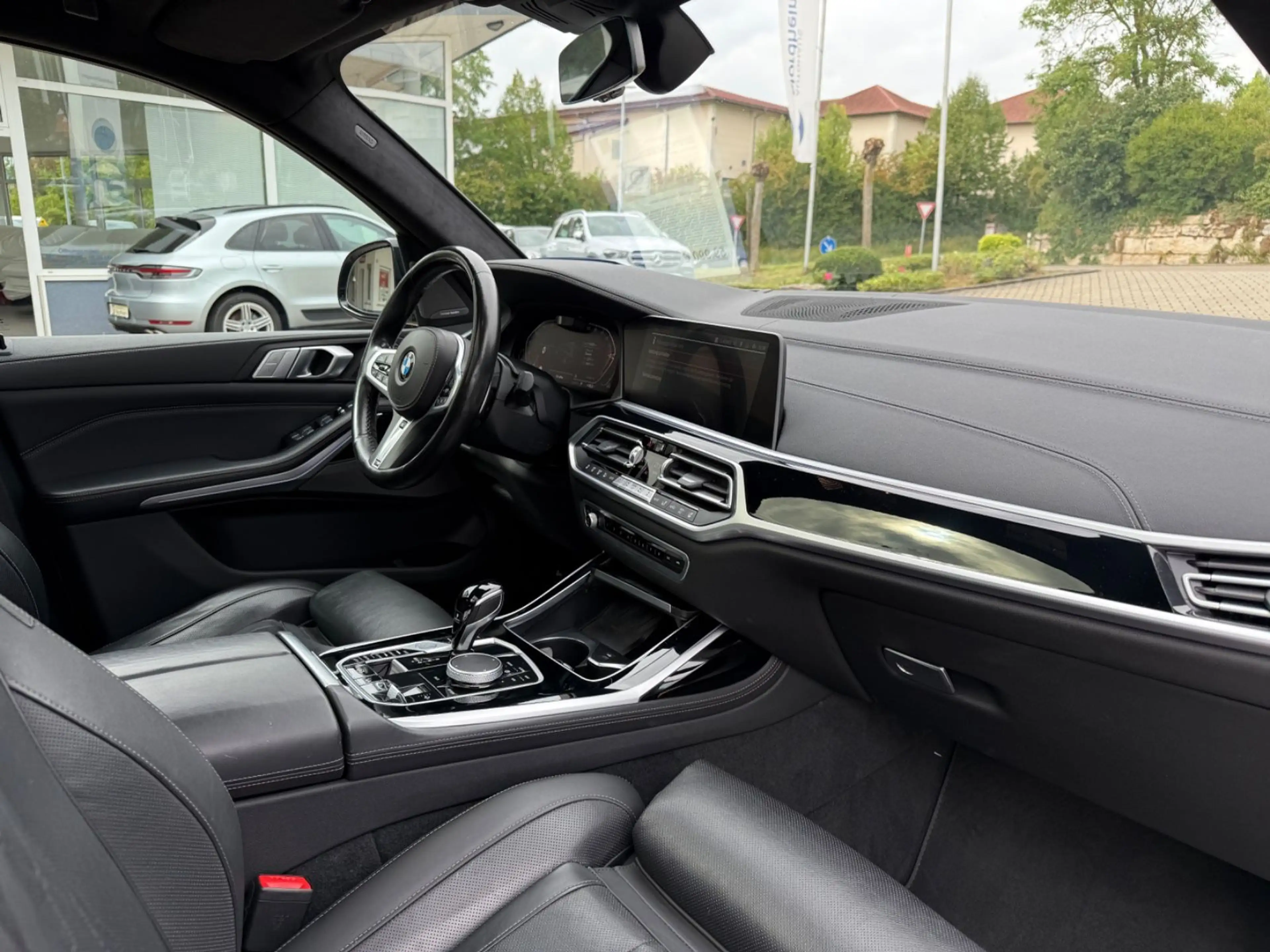 BMW X7 xDrive 40 d M Sport Inno 6-Sitzer Sitzkli H&K — photo 2