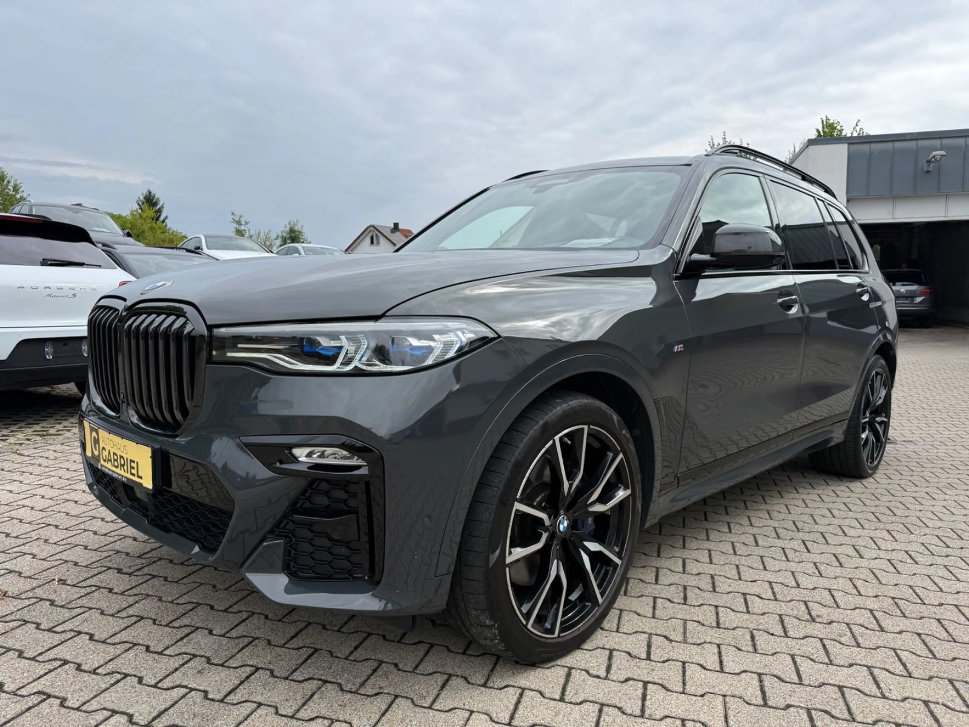 BMW X7 xDrive 40 d M Sport Inno 6-Sitzer Sitzkli H&K — photo 6