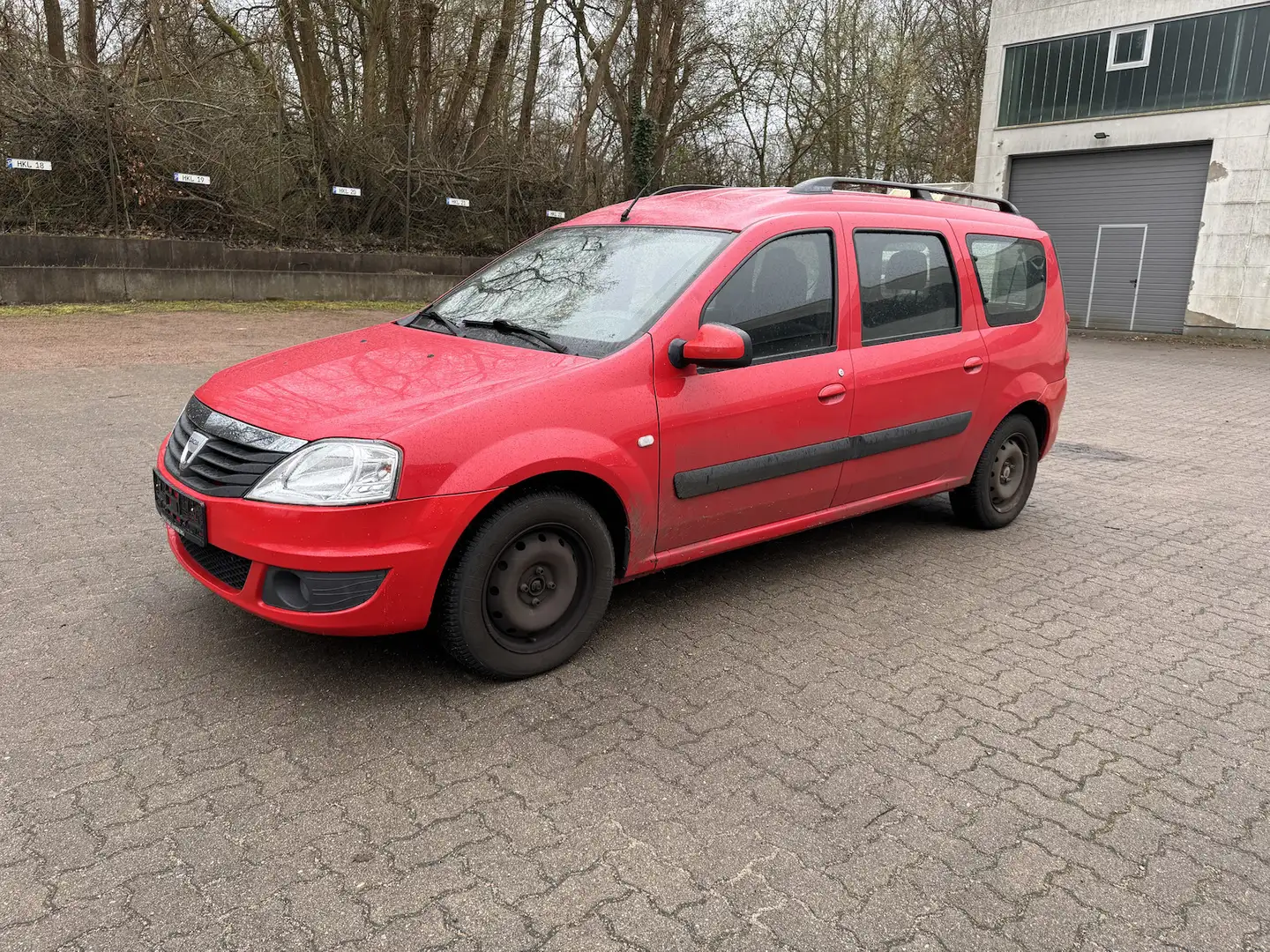 Dacia Logan MCV Kombi 1. Hd. 7-Sitzer Rot - 1