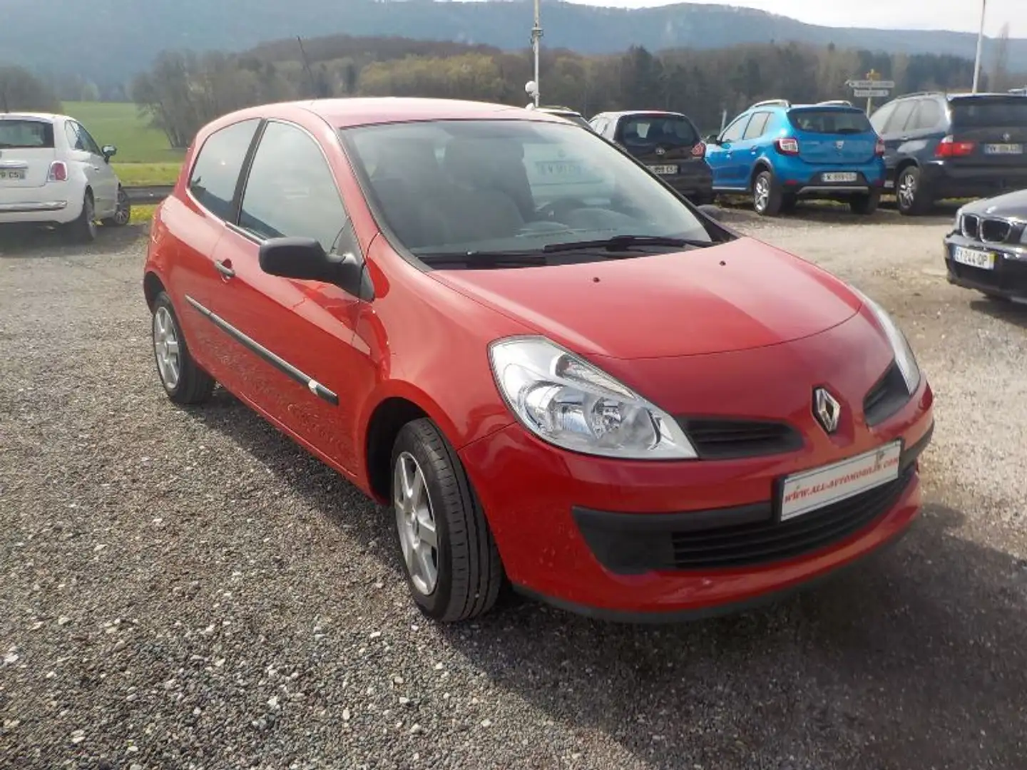 Renault Clio III 1.2 16V 75CH 3P Rouge - 1
