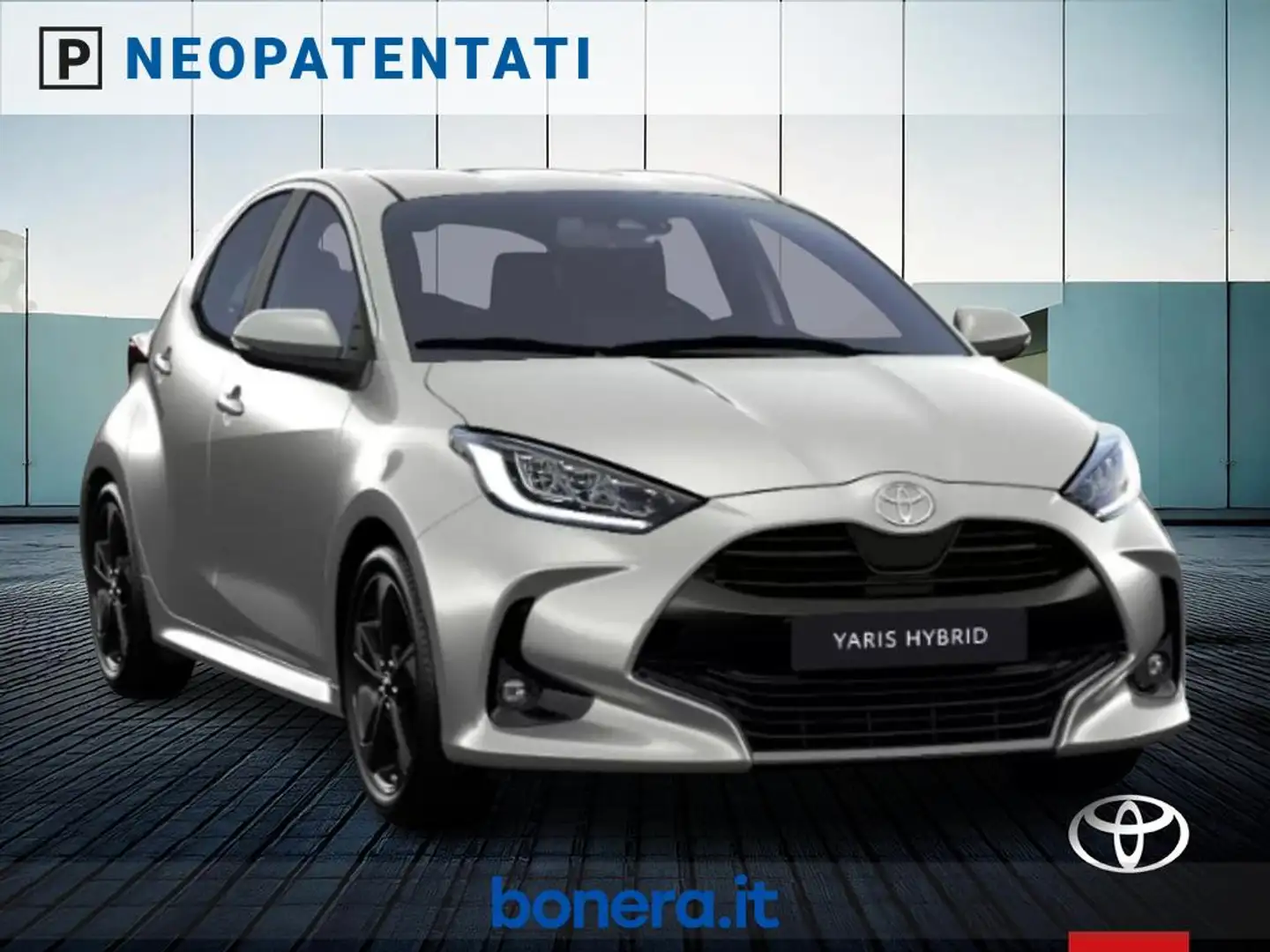 Toyota Yaris 1.5h 130 Lounge Argento - 2