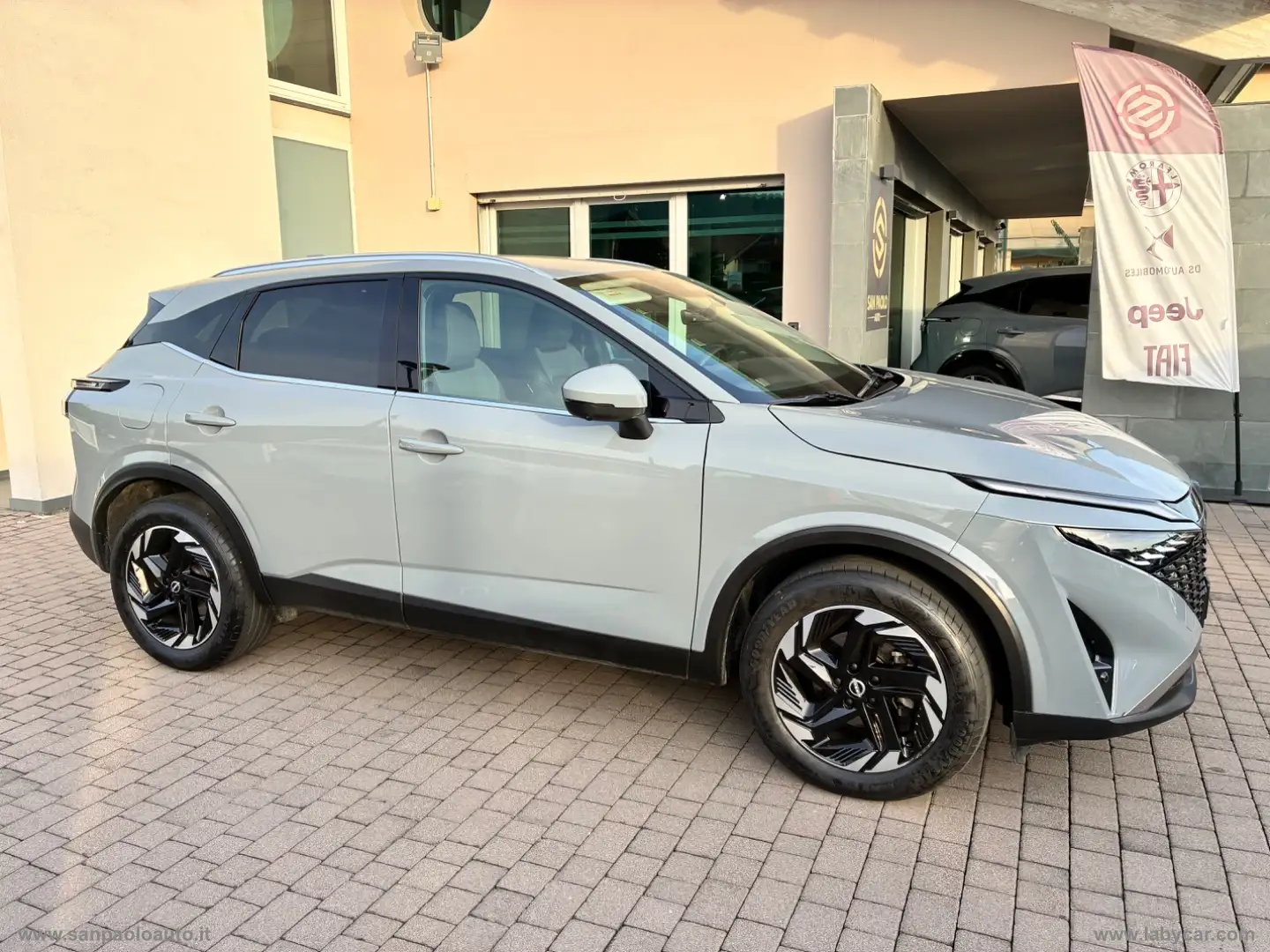 Nissan Qashqai MHEV 158 CV Xtronic N-Connecta Gris - 2