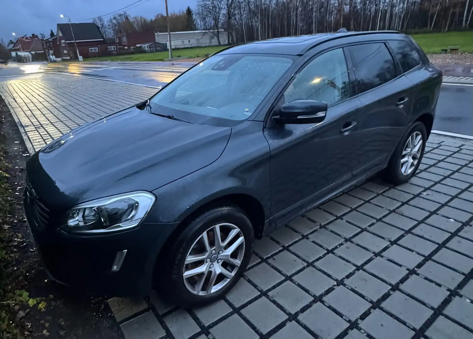 Volvo XC60 D.2.2. DZAR D3 Blauw - 1