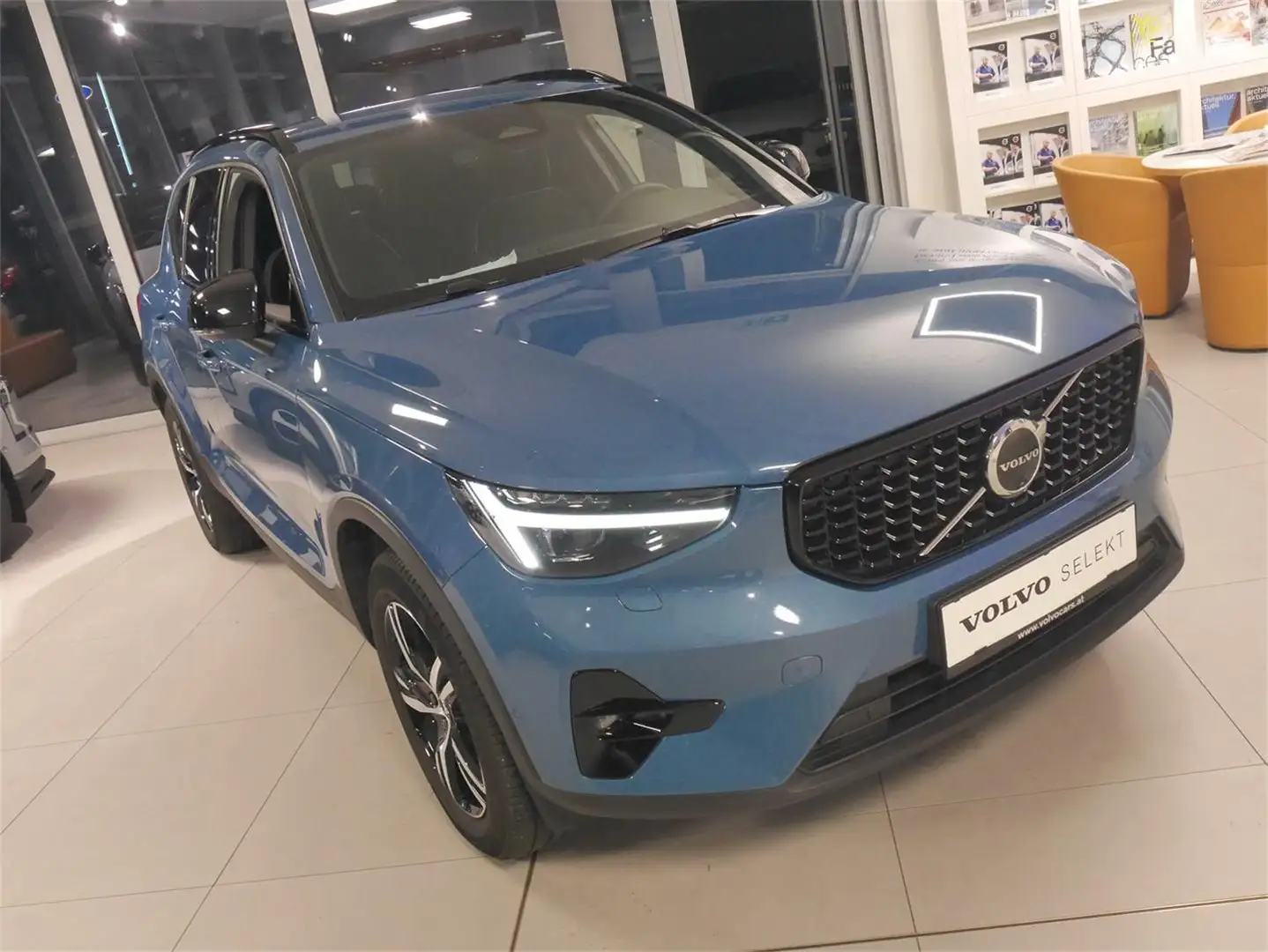 Volvo XC40 B3 Geartr. Plus Dark Blau - 1