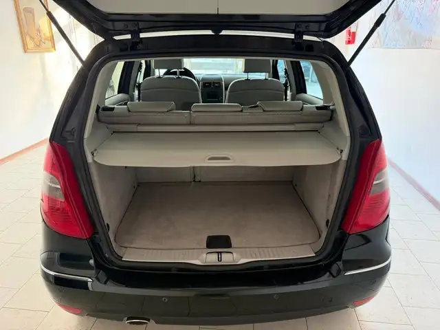 Mercedes-Benz A-Class view 26