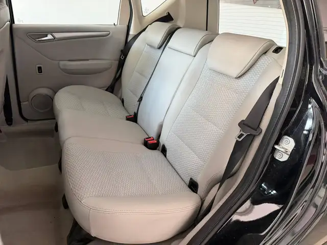Mercedes-Benz A-Class view 22