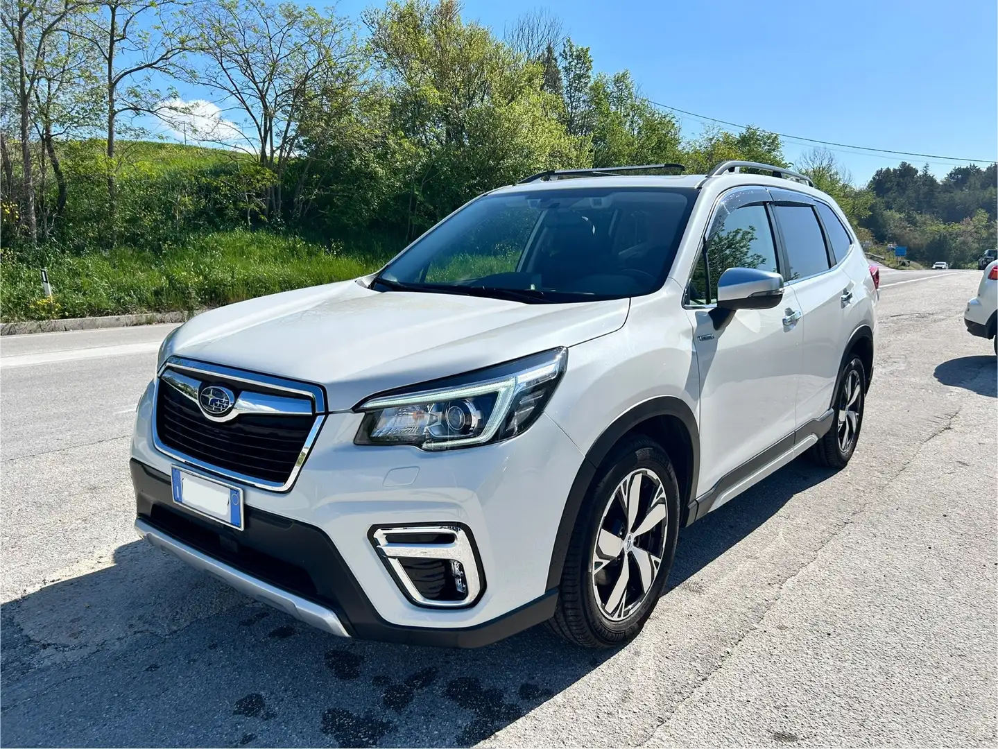 Subaru Forester 2.0i e-Boxer Premium 4WD Bianco - 2