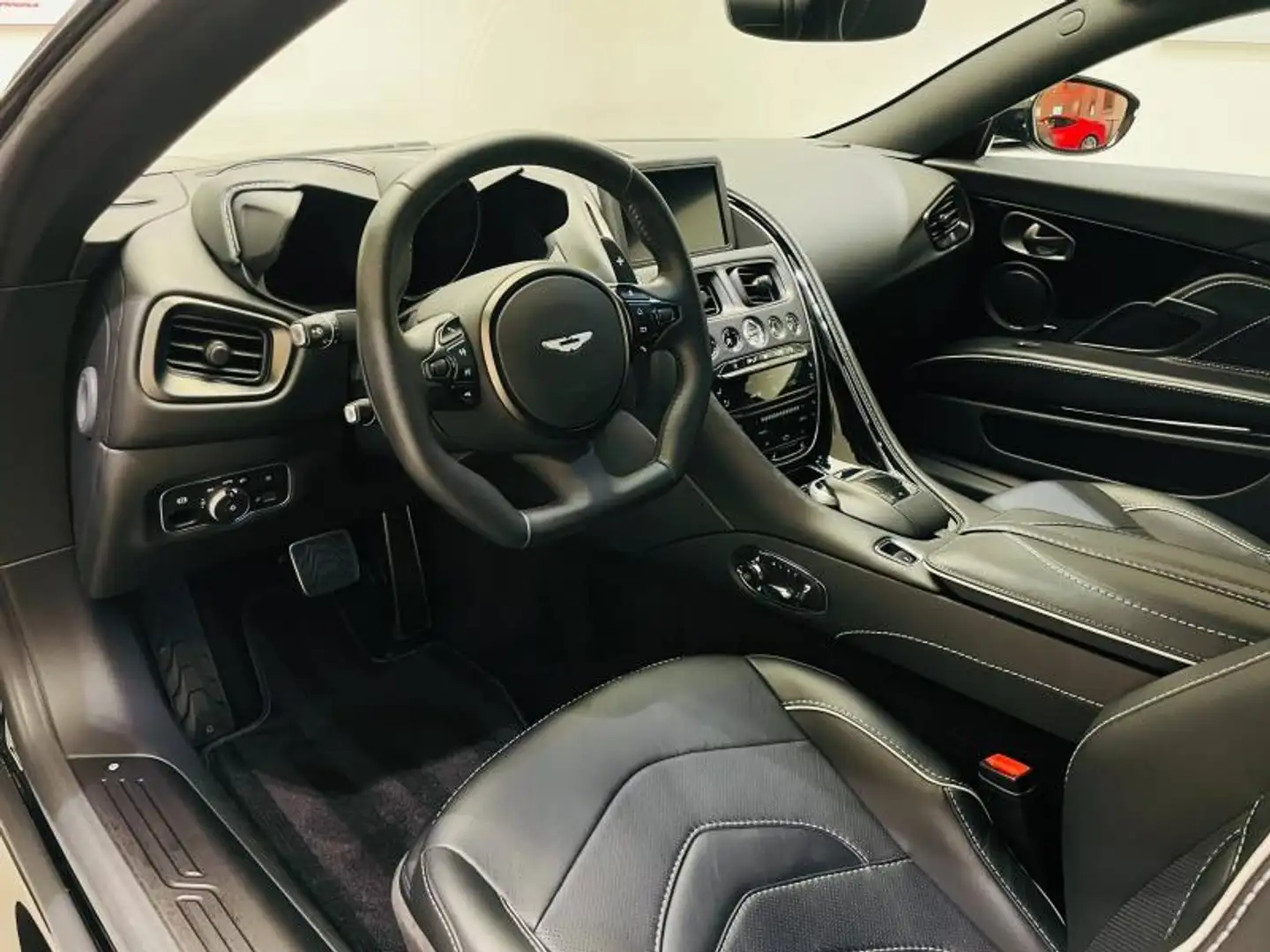 Aston Martin DBS V12 5.2 725ch Superleggera BVA8 Schwarz - 2