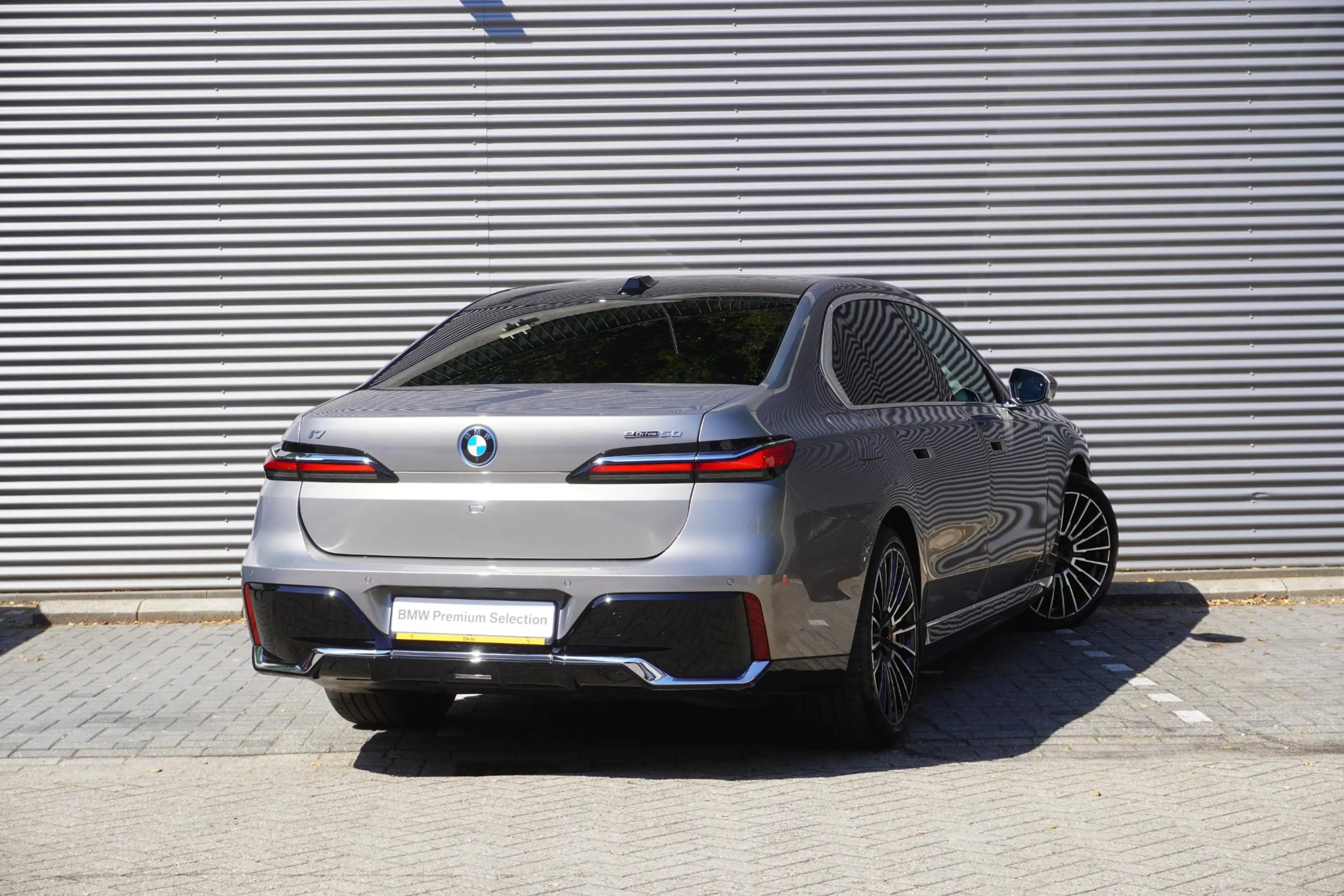 BMW i7 eDrive50 M Sportpakket | 21 inch Individual V-spaa — photo 2