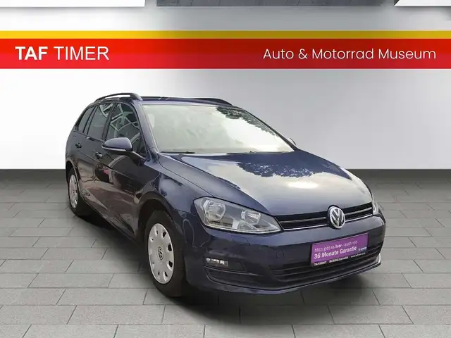 Volkswagen Golf view 2