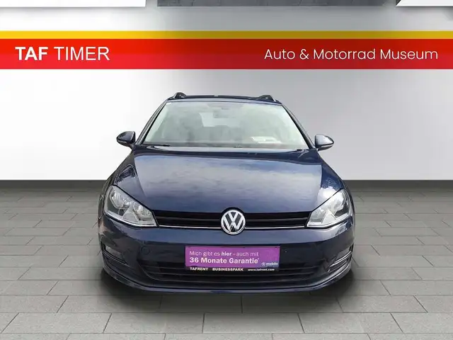 Volkswagen Golf view 3